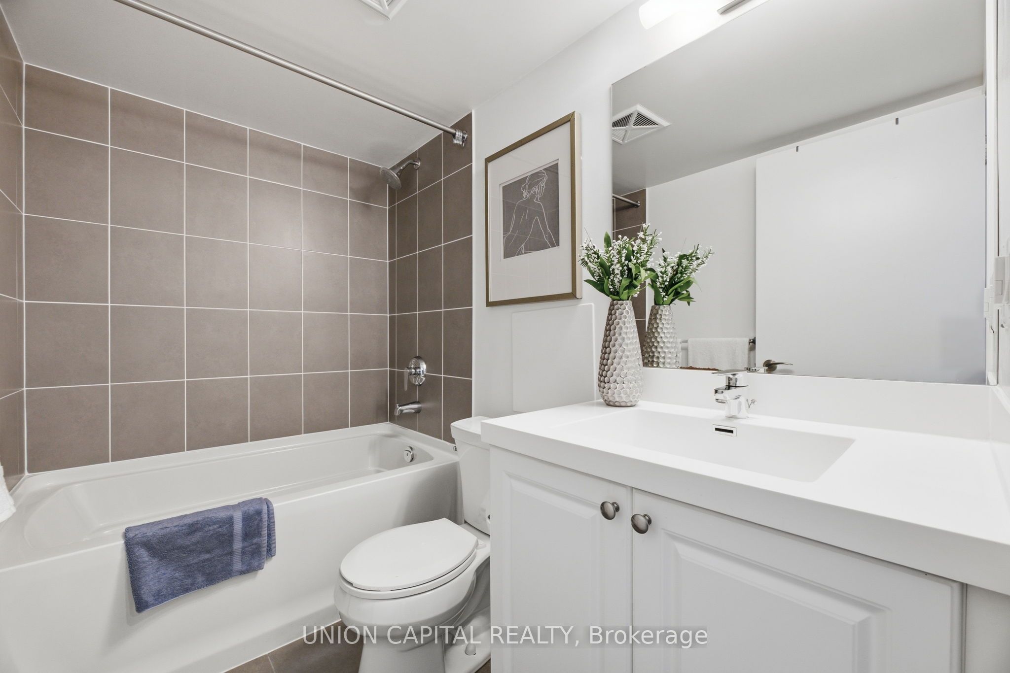3091 Dufferin Street 735 Property Photo 11