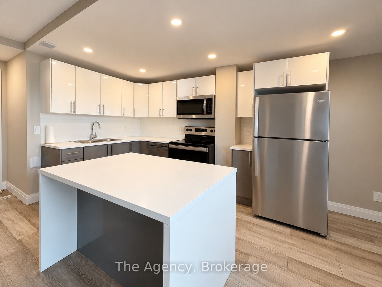 45 Paisley Boulevard W 805 Property Photo 6