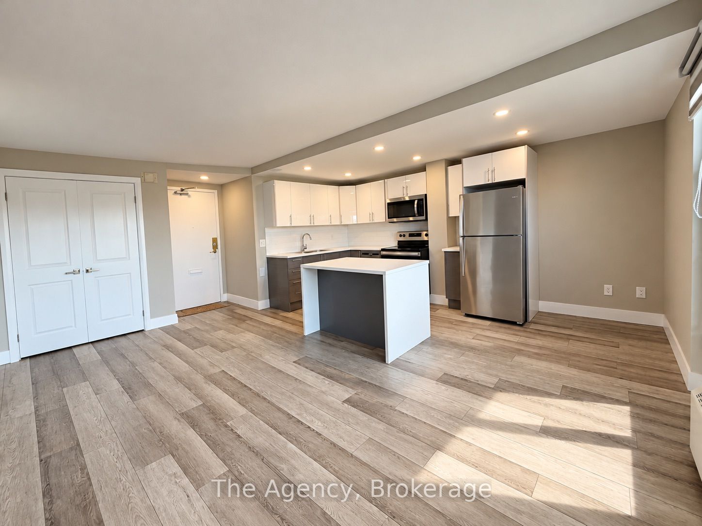 45 Paisley Boulevard W 805 Property Photo 8