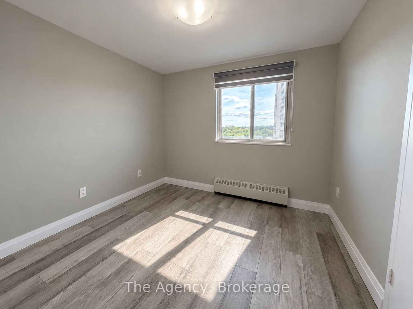 45 Paisley Boulevard W 805 Property Photo 12