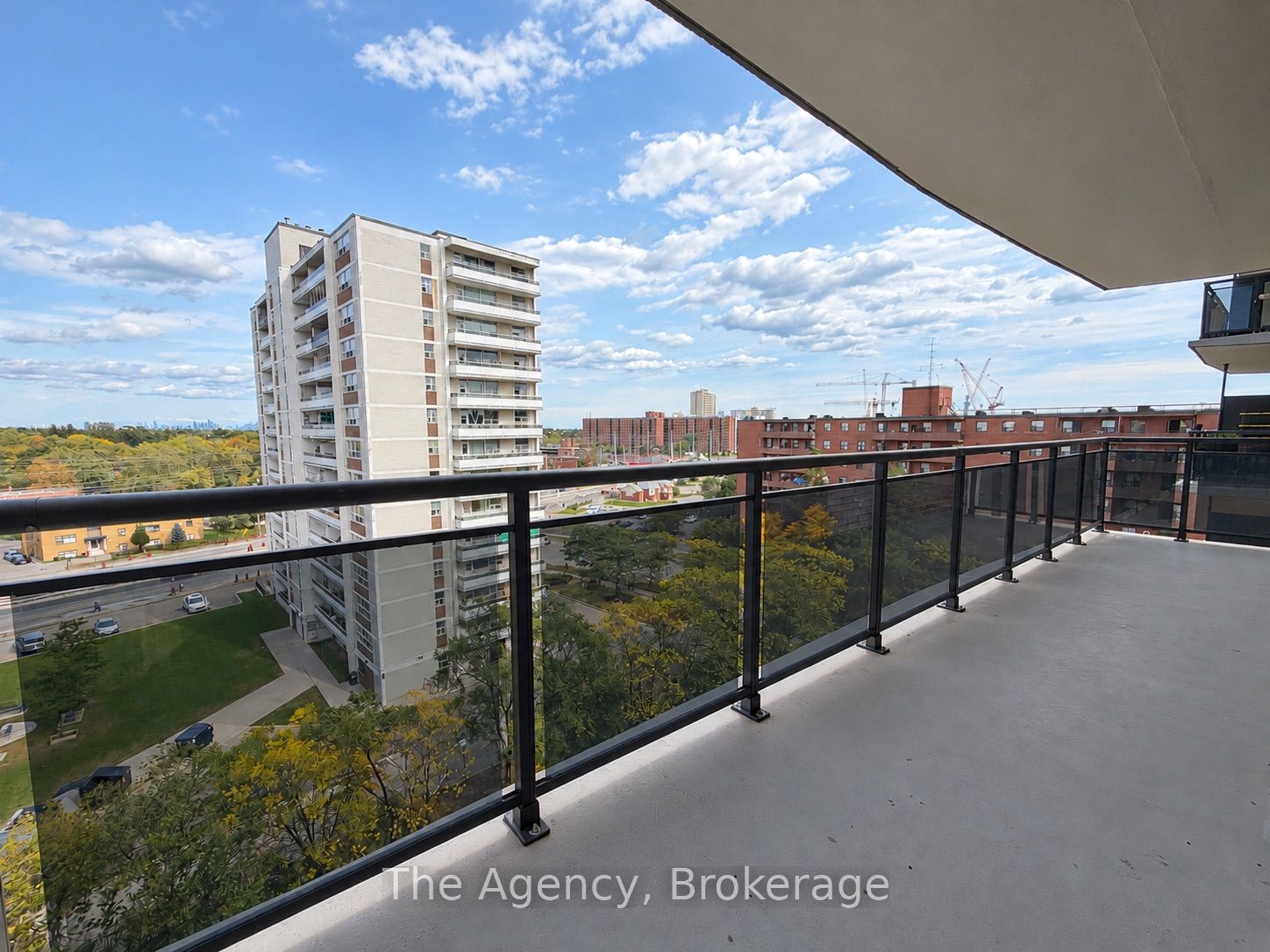 45 Paisley Boulevard W 805 Property Photo 14