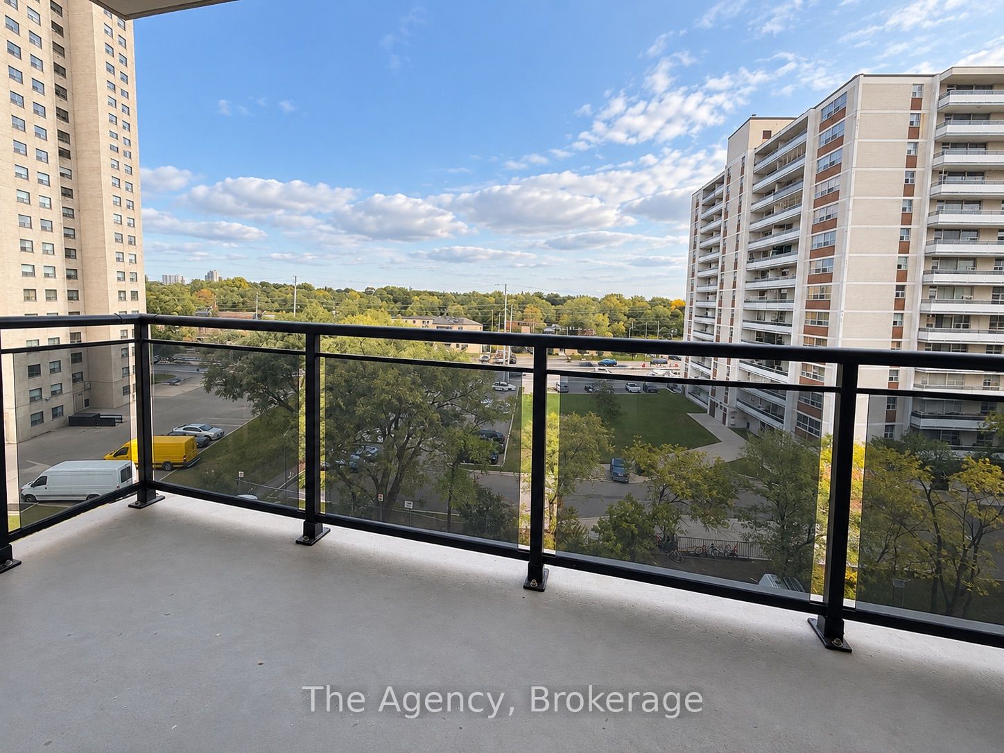 45 Paisley Boulevard W 609 Property Photo 13