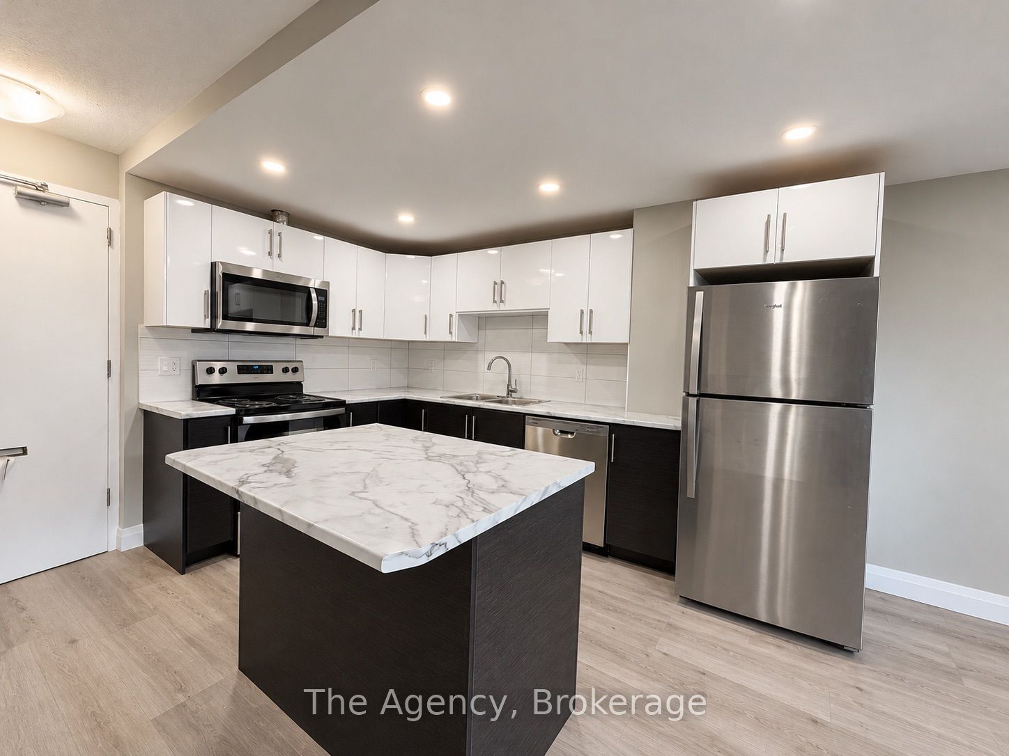 45 Paisley Boulevard W 504 Property Photo 6
