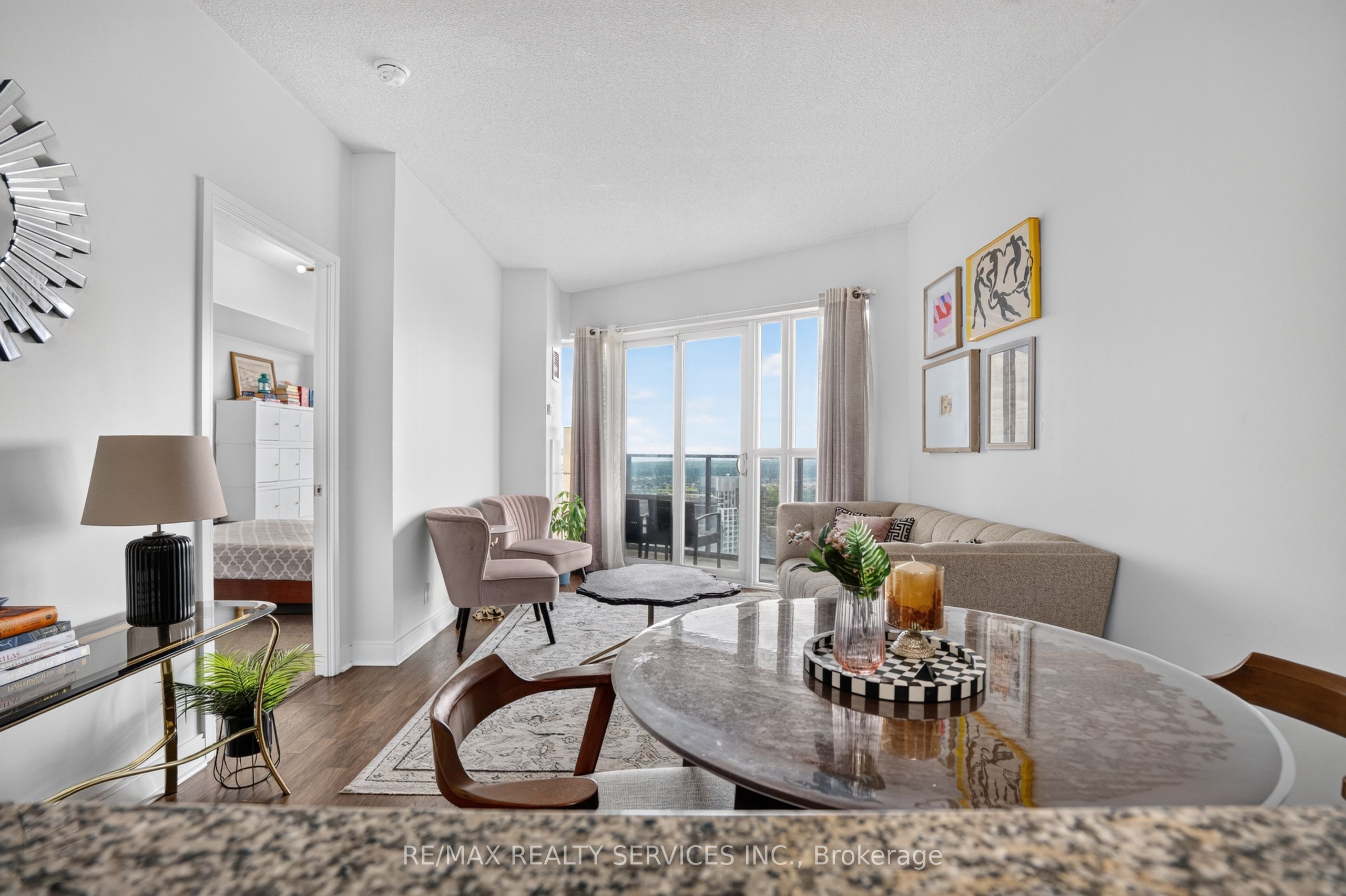 60 Absolute Avenue 4403 Property Photo 9