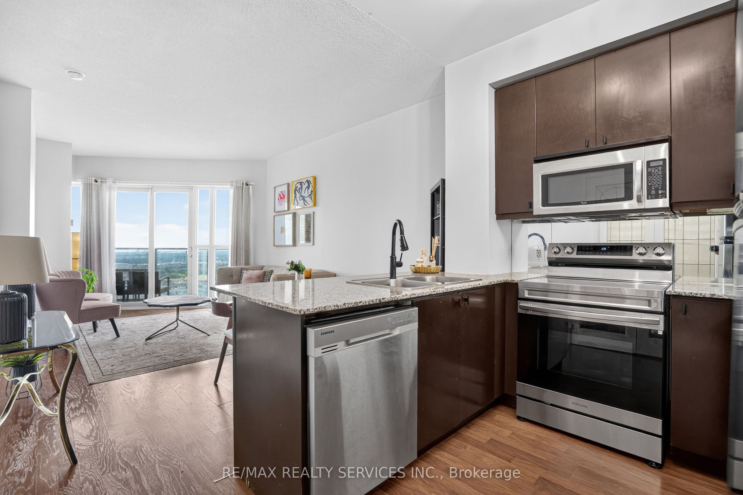 60 Absolute Avenue 4403 Property Photo 15