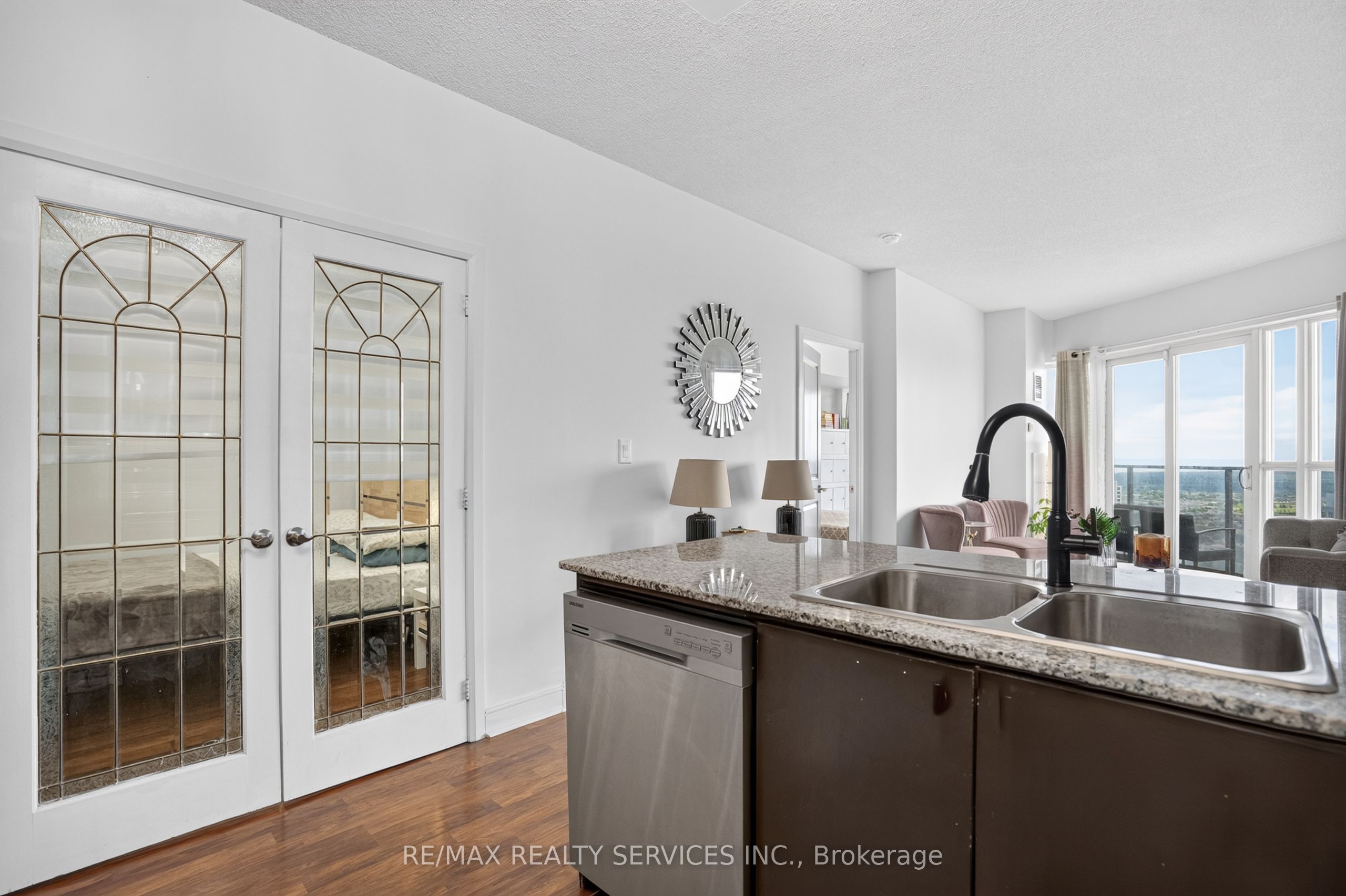 60 Absolute Avenue 4403 Property Photo 17