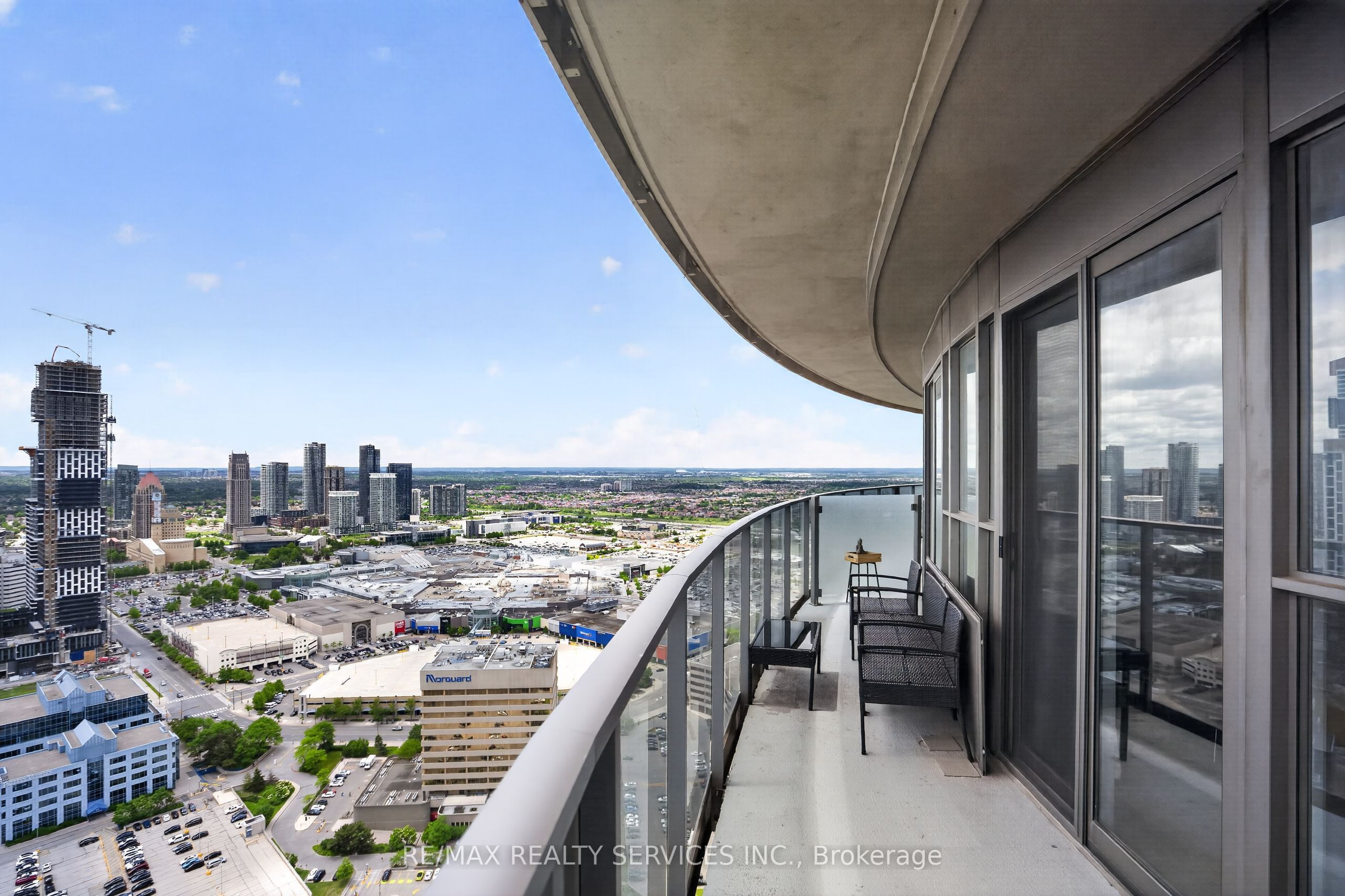 60 Absolute Avenue 4403 Property Photo 20