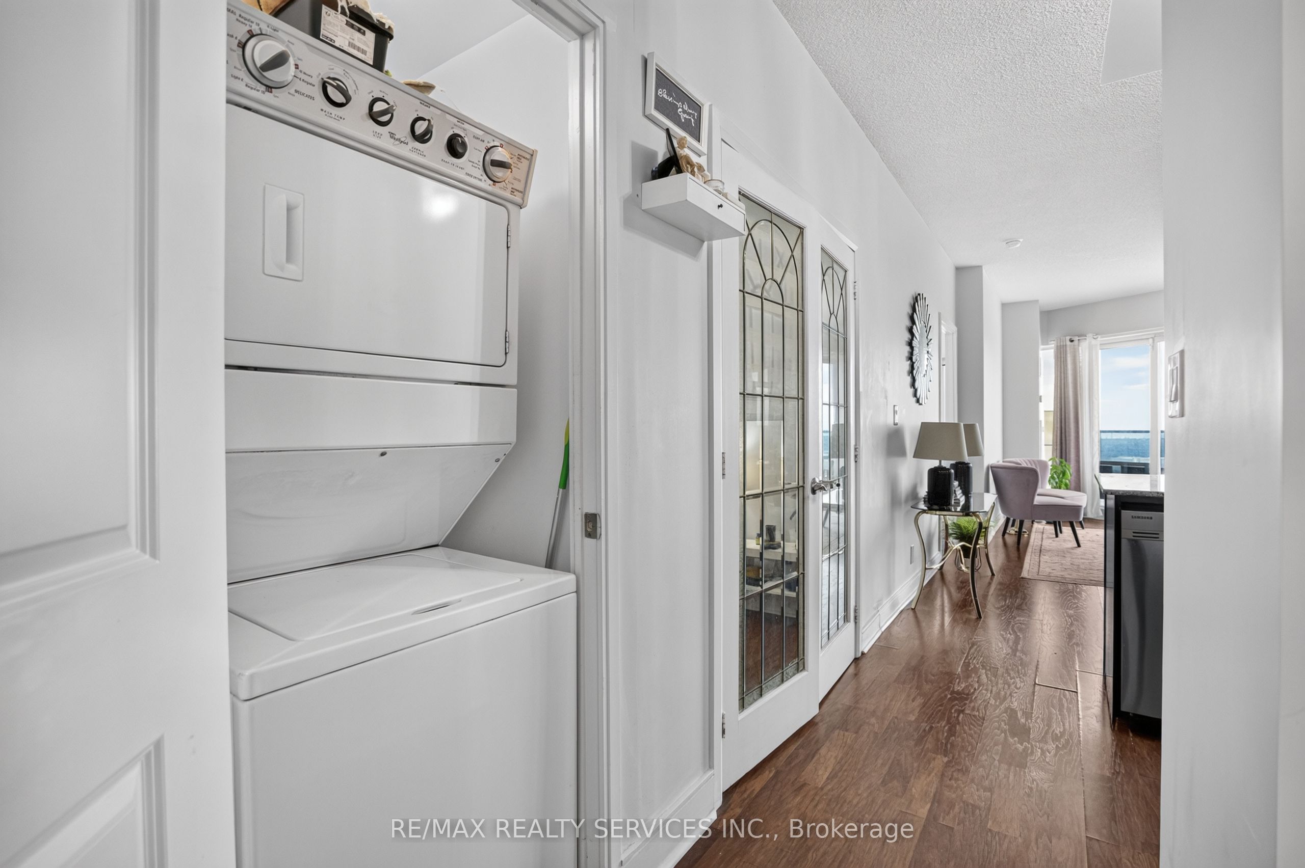 60 Absolute Avenue 4403 Property Photo 28