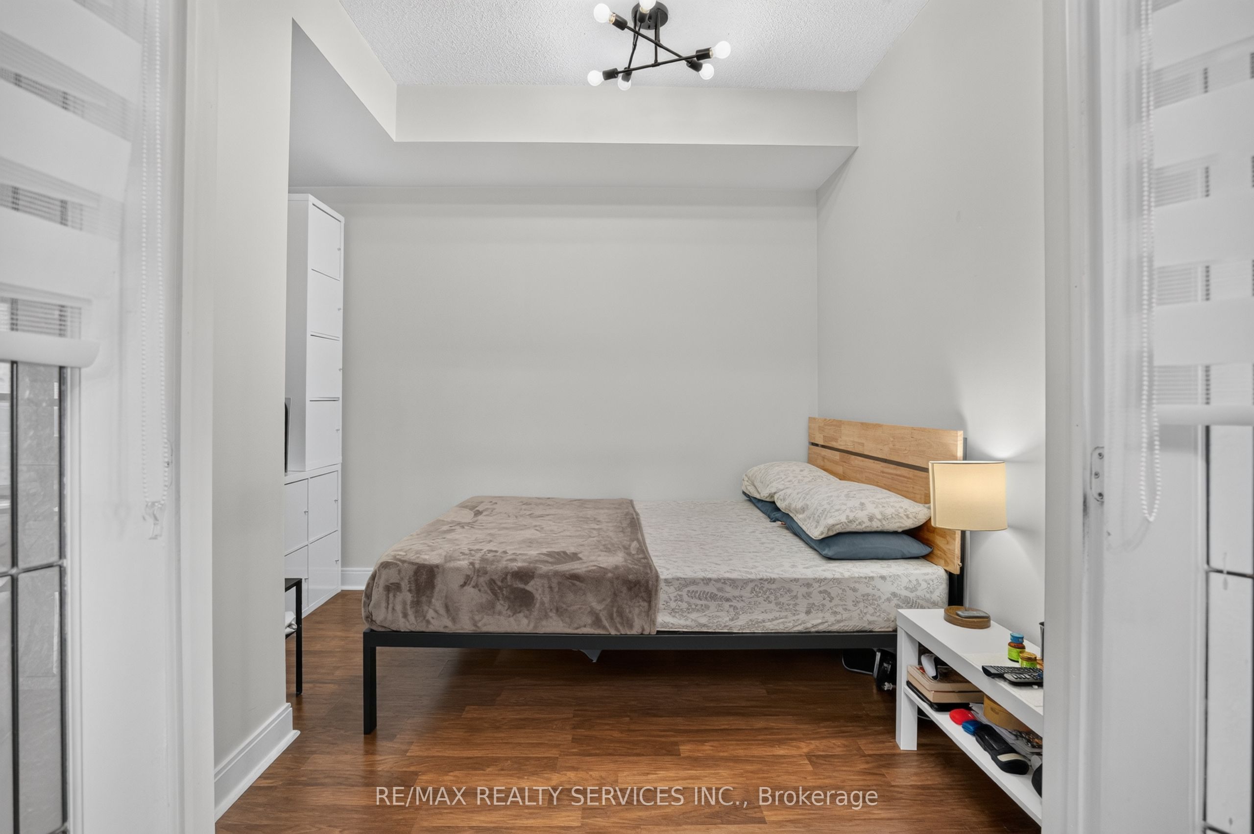 60 Absolute Avenue 4403 Property Photo 29