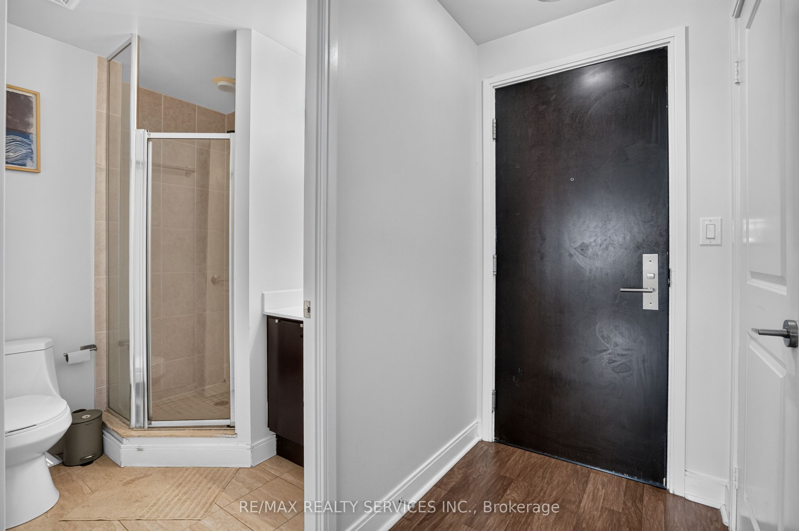 60 Absolute Avenue 4403 Property Photo 32