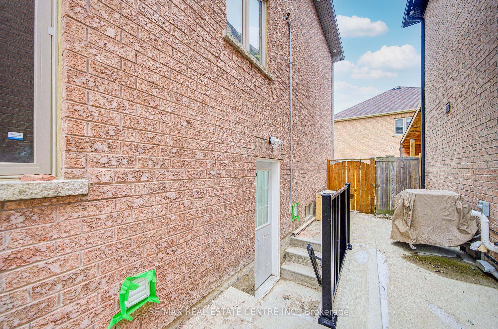 23 Gamson Crescent Bsmt Property Photo 3