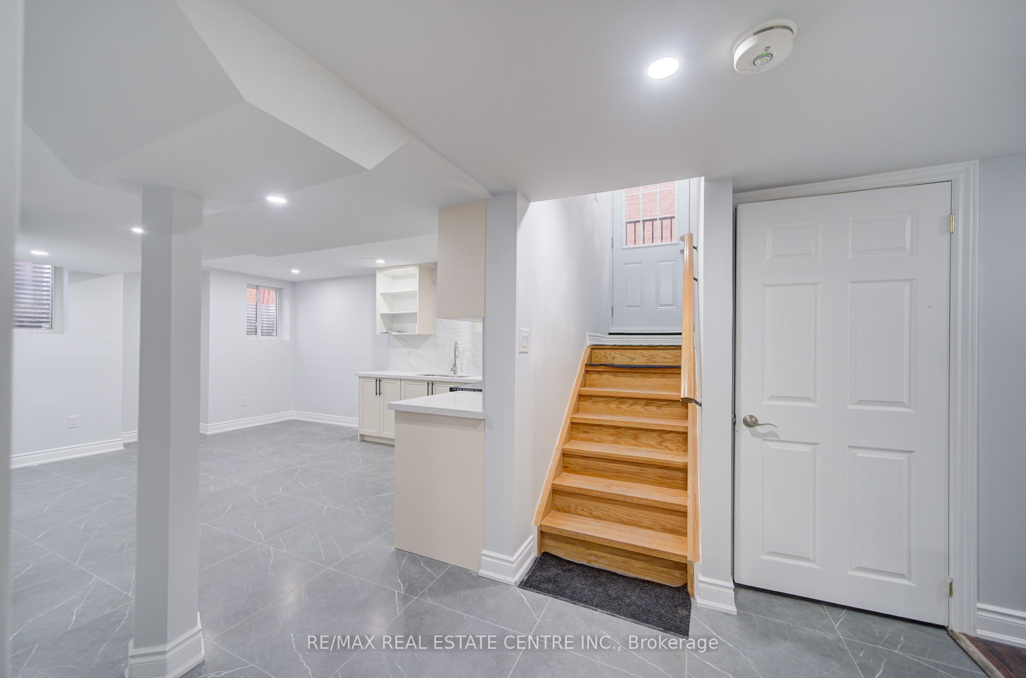 23 Gamson Crescent Bsmt Property Photo 6