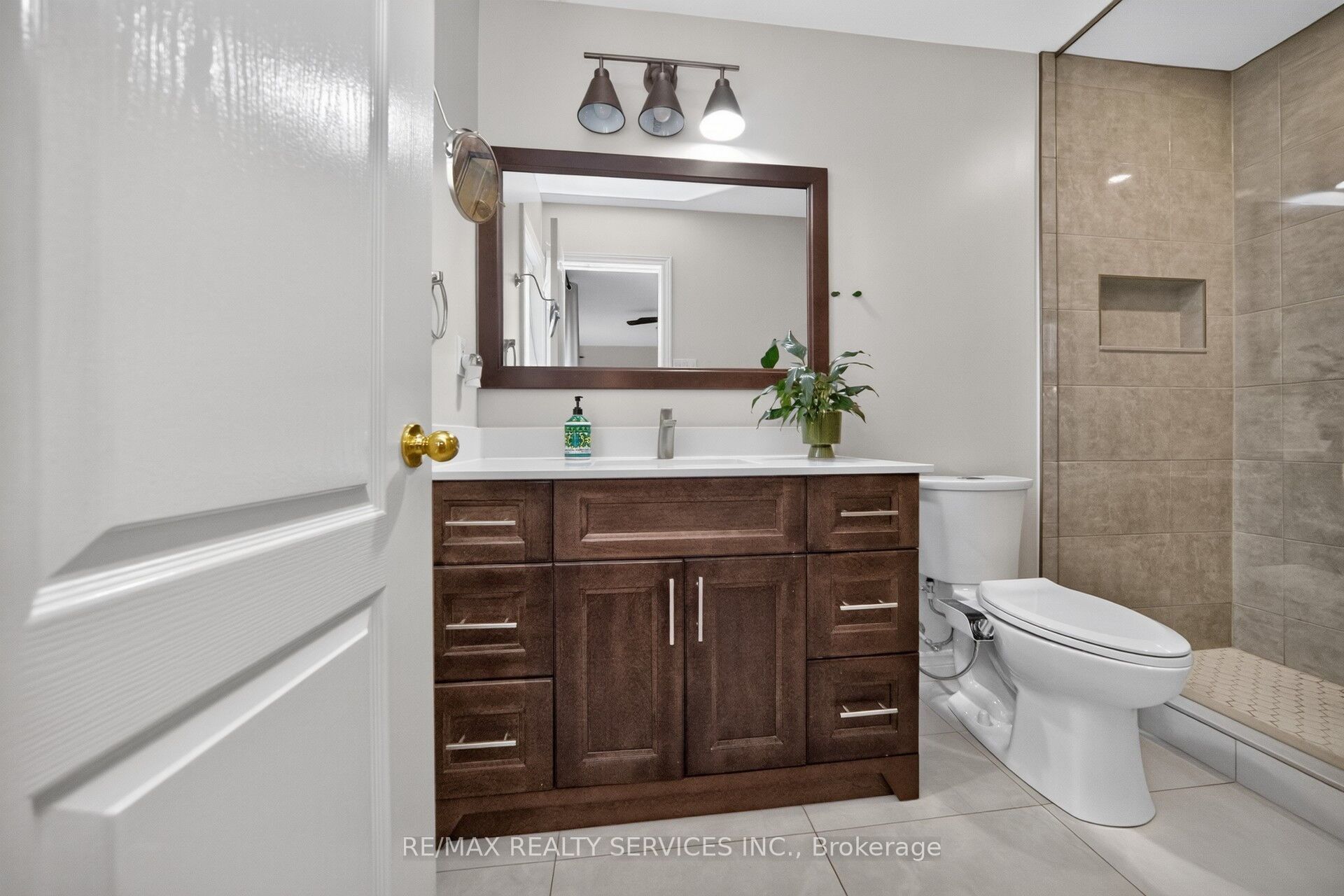 26 Peachleaf Crescent S Property Photo 27