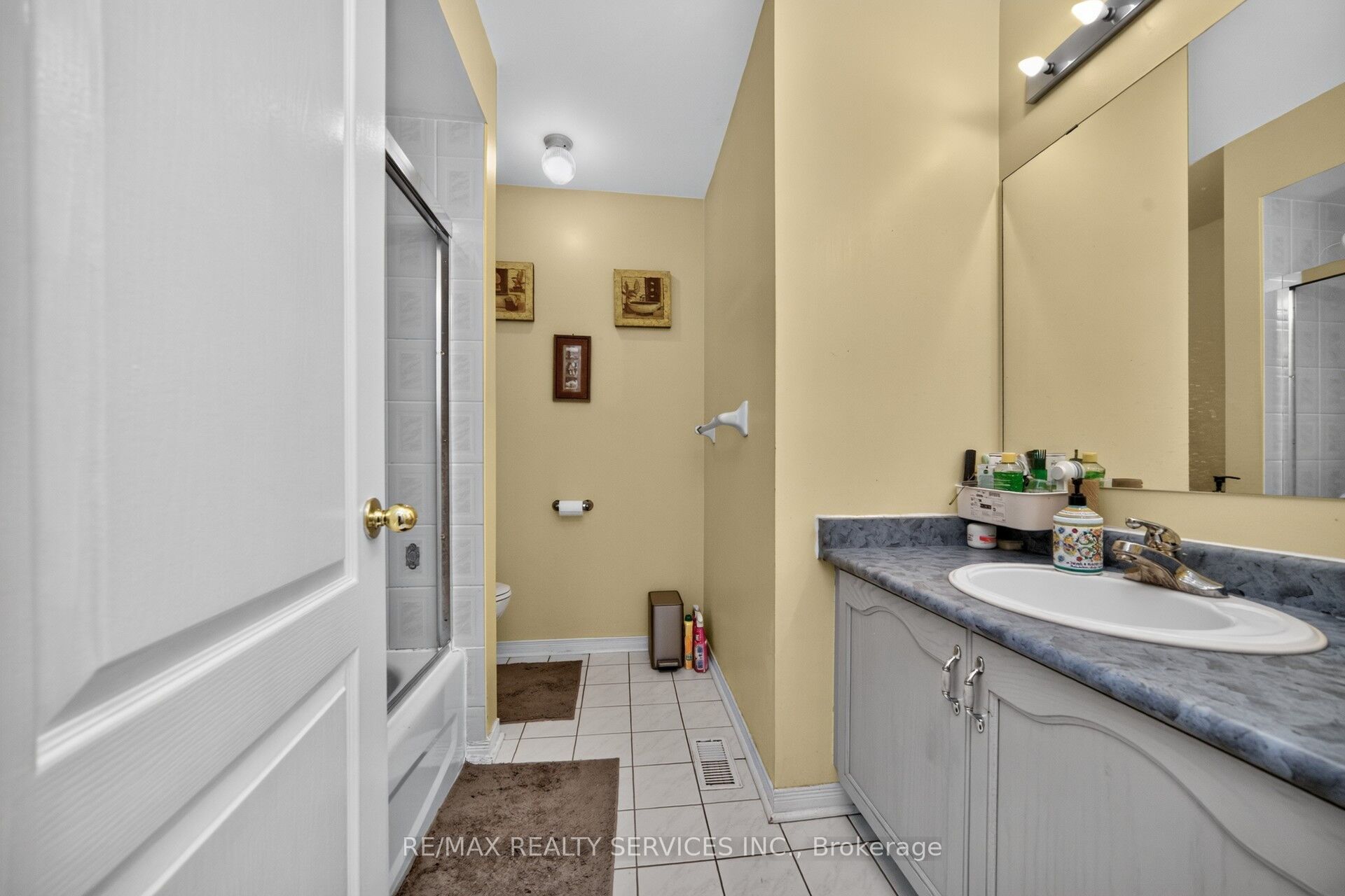 26 Peachleaf Crescent S Property Photo 34