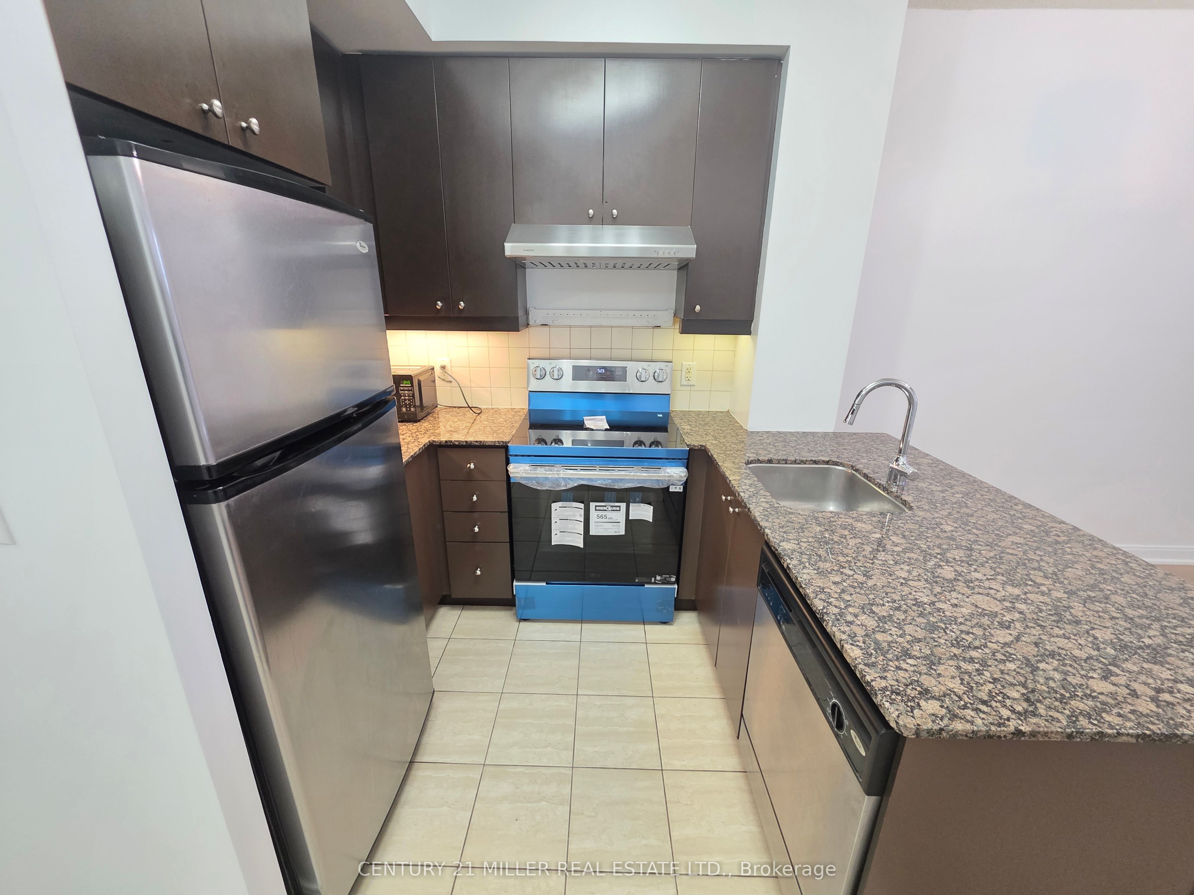60 Absolute Avenue 2605 Property Photo 8