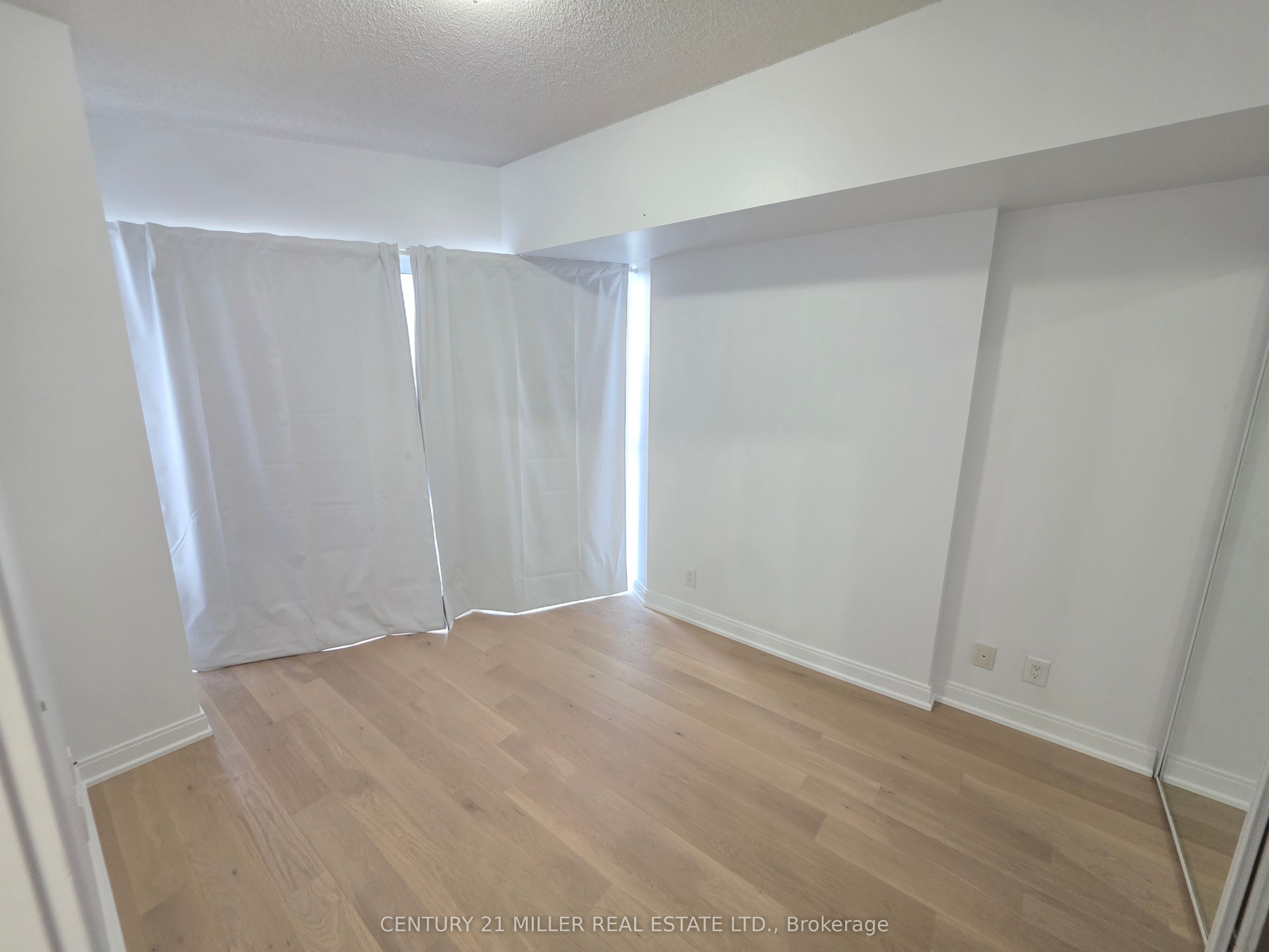 60 Absolute Avenue 2605 Property Photo 12