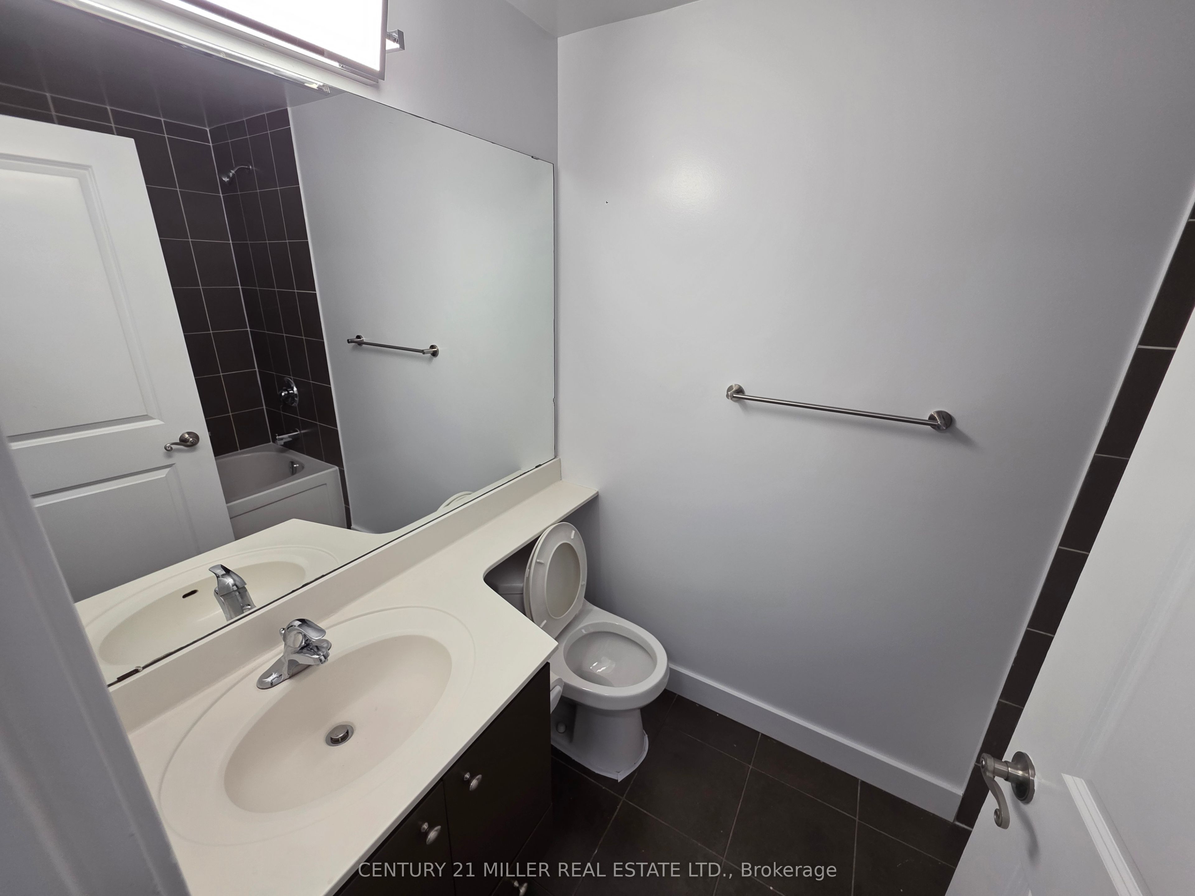 60 Absolute Avenue 2605 Property Photo 16