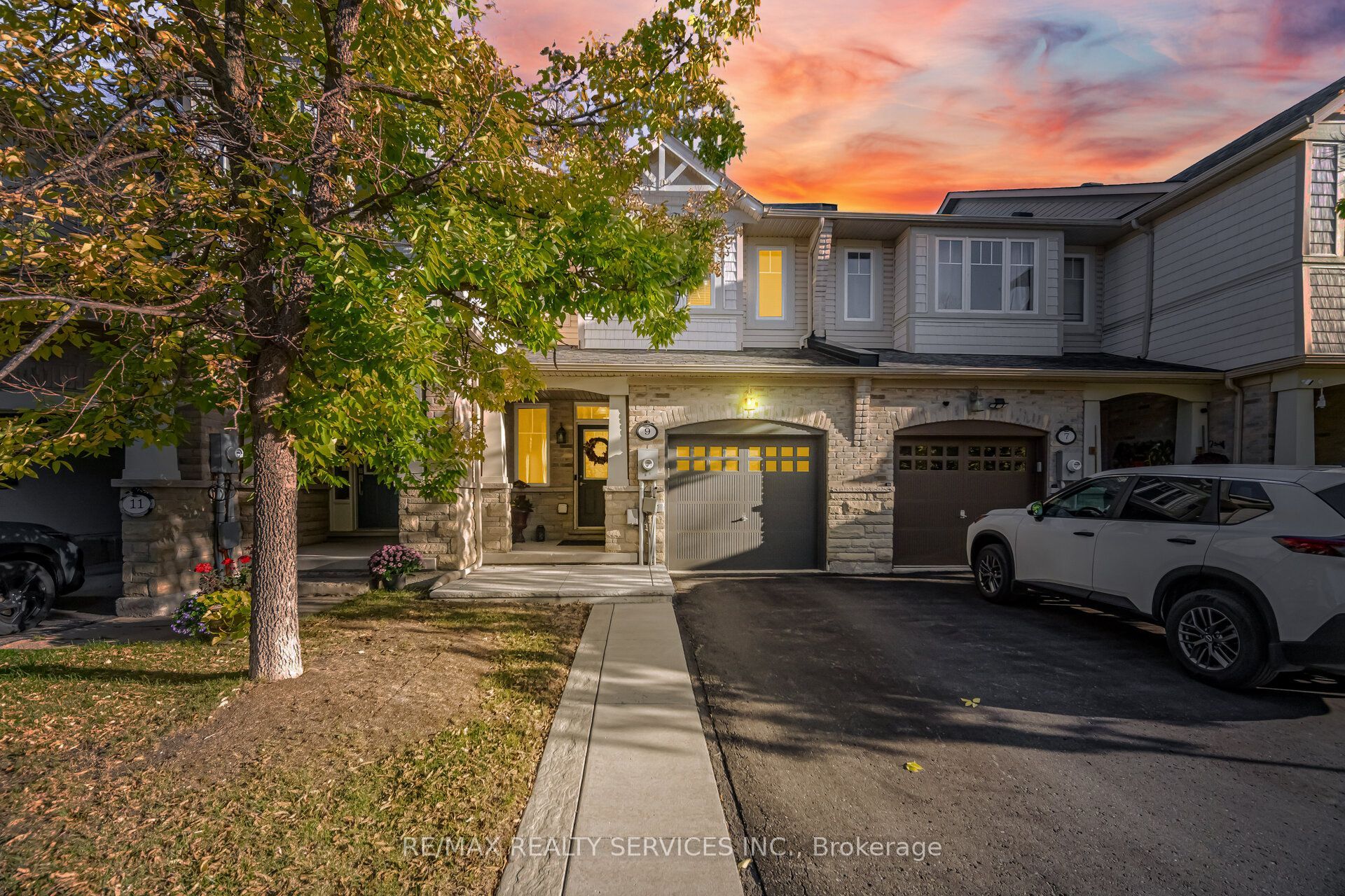 9 Aspenview Avenue Property Photo 7