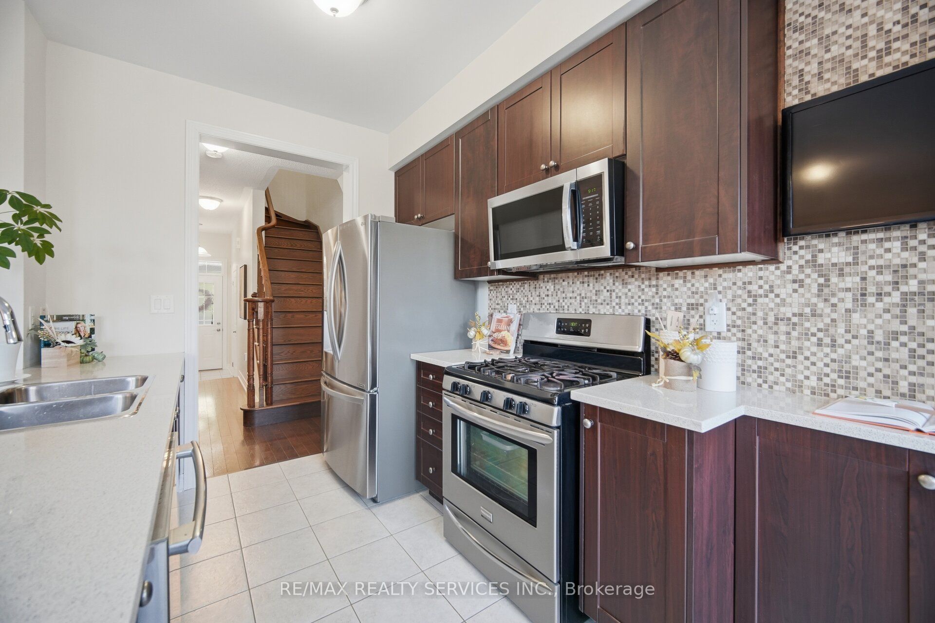 9 Aspenview Avenue Property Photo 15