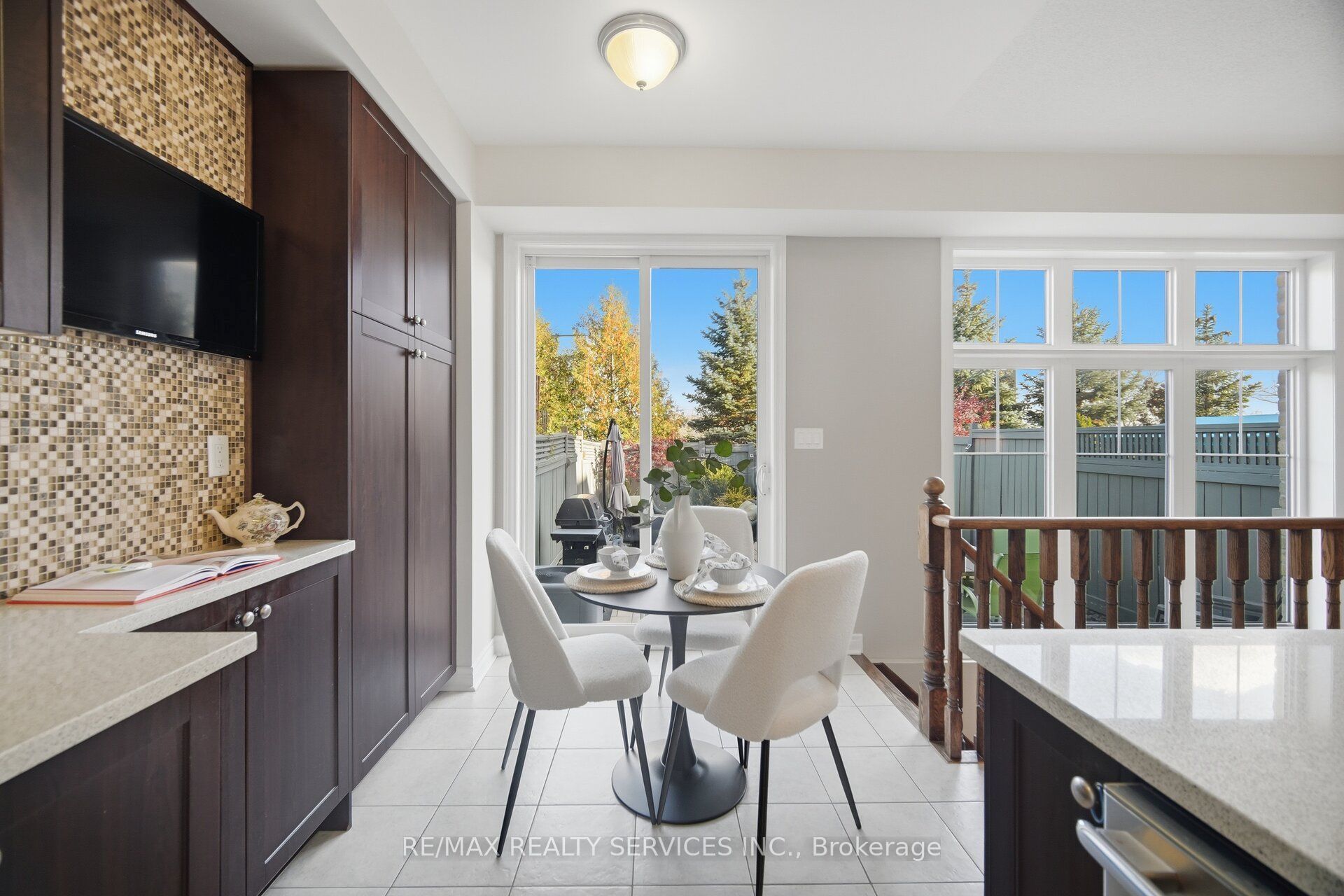 9 Aspenview Avenue Property Photo 17