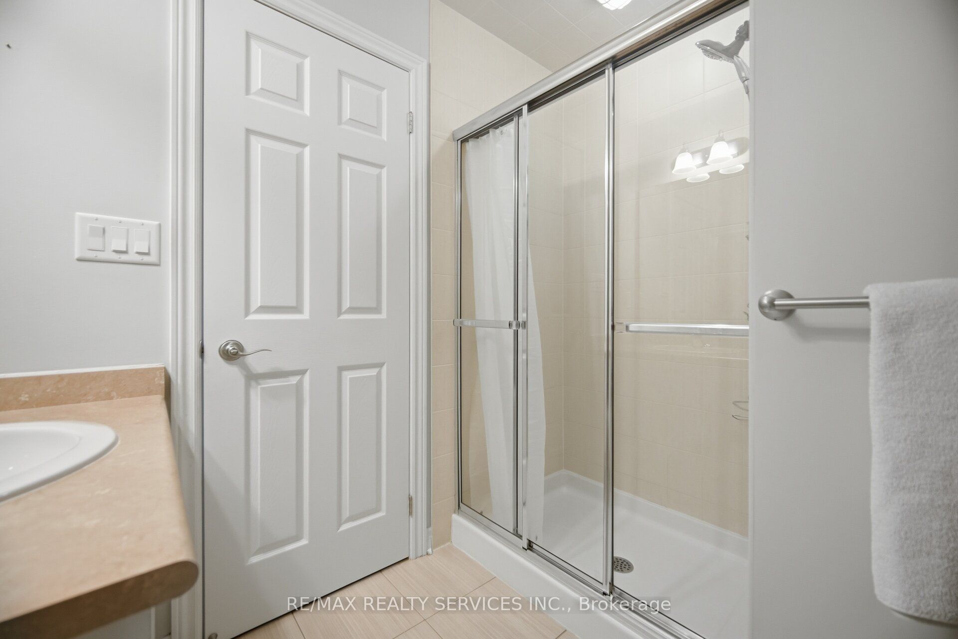 9 Aspenview Avenue Property Photo 28