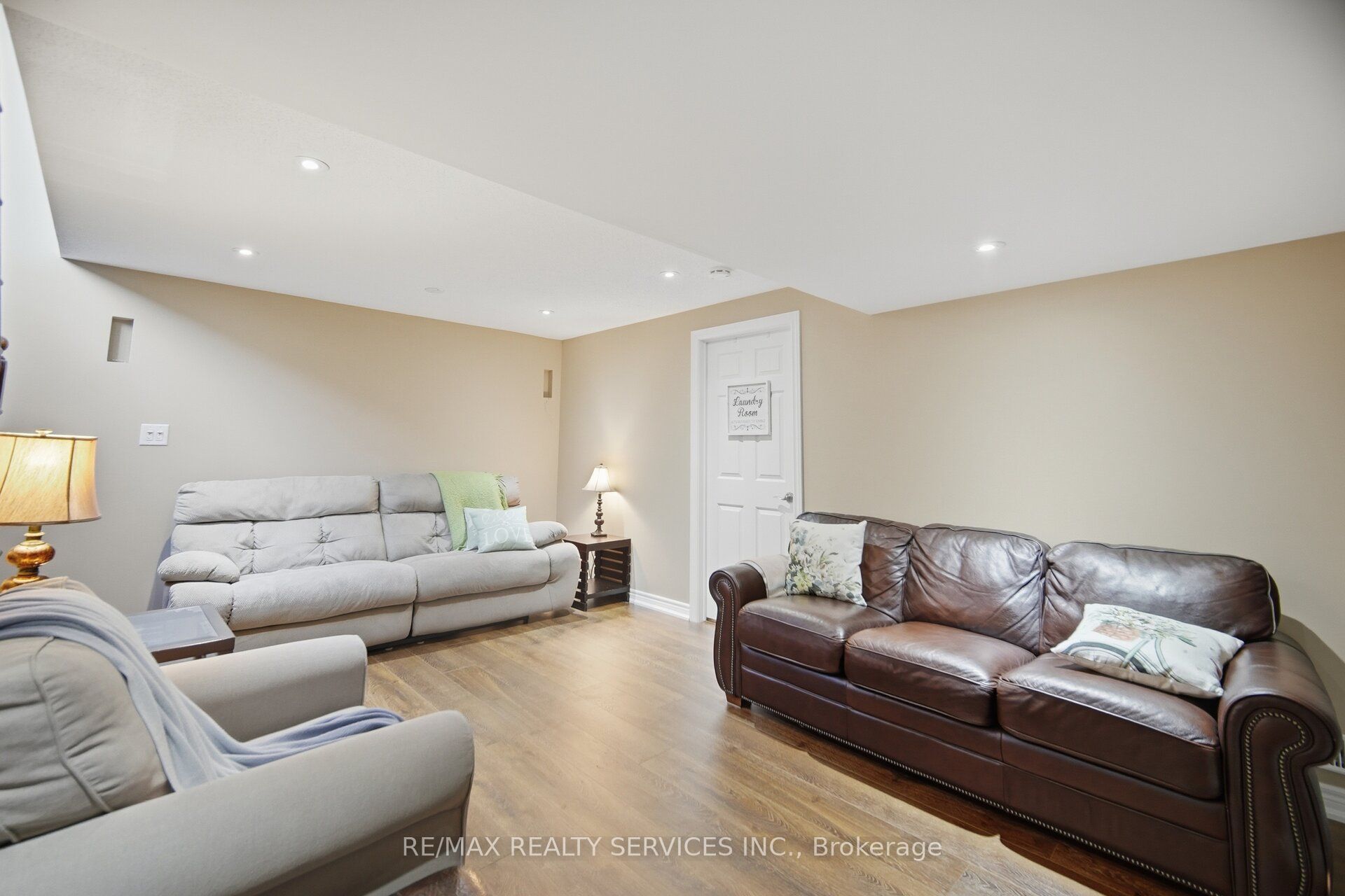 9 Aspenview Avenue Property Photo 38