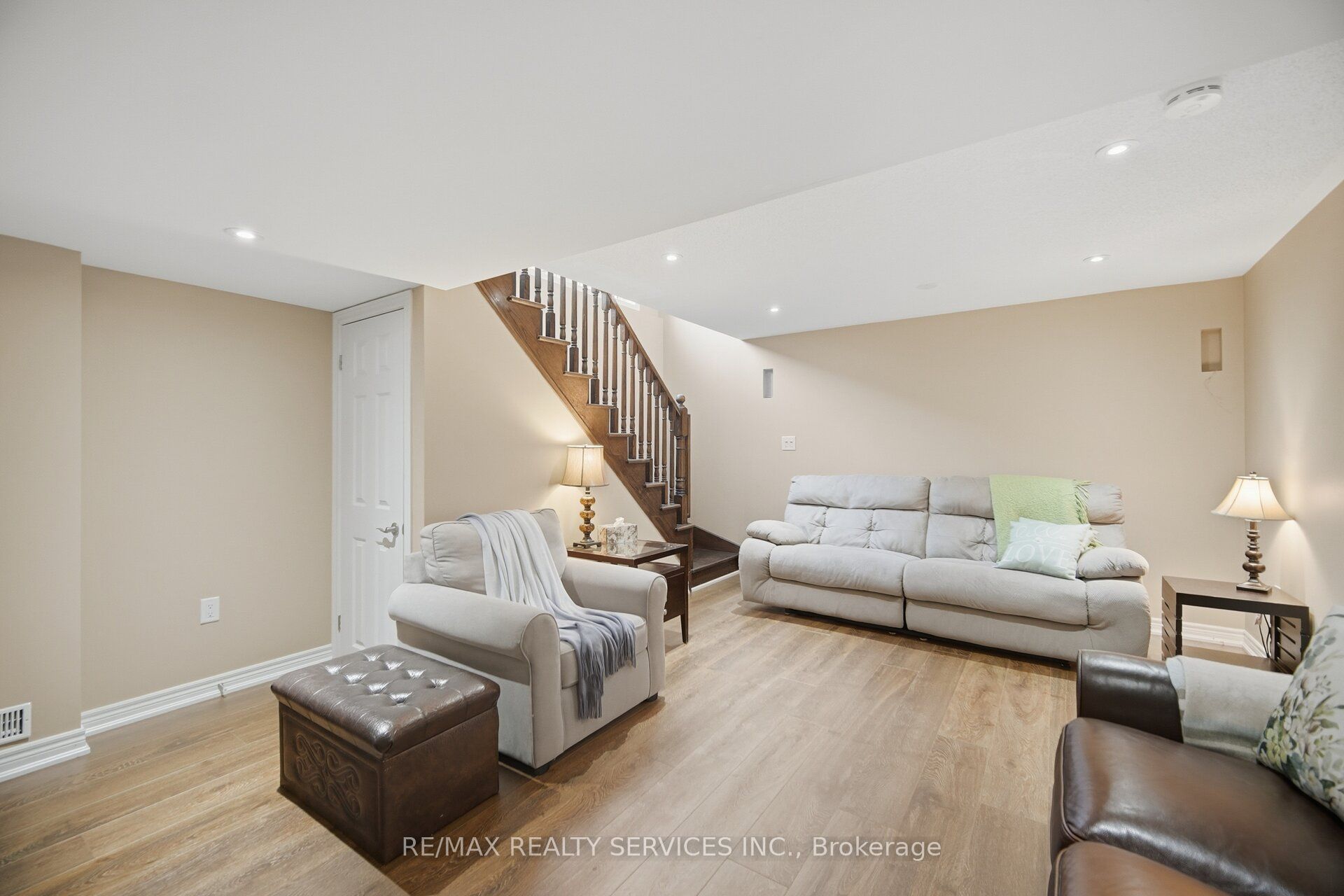 9 Aspenview Avenue Property Photo 39