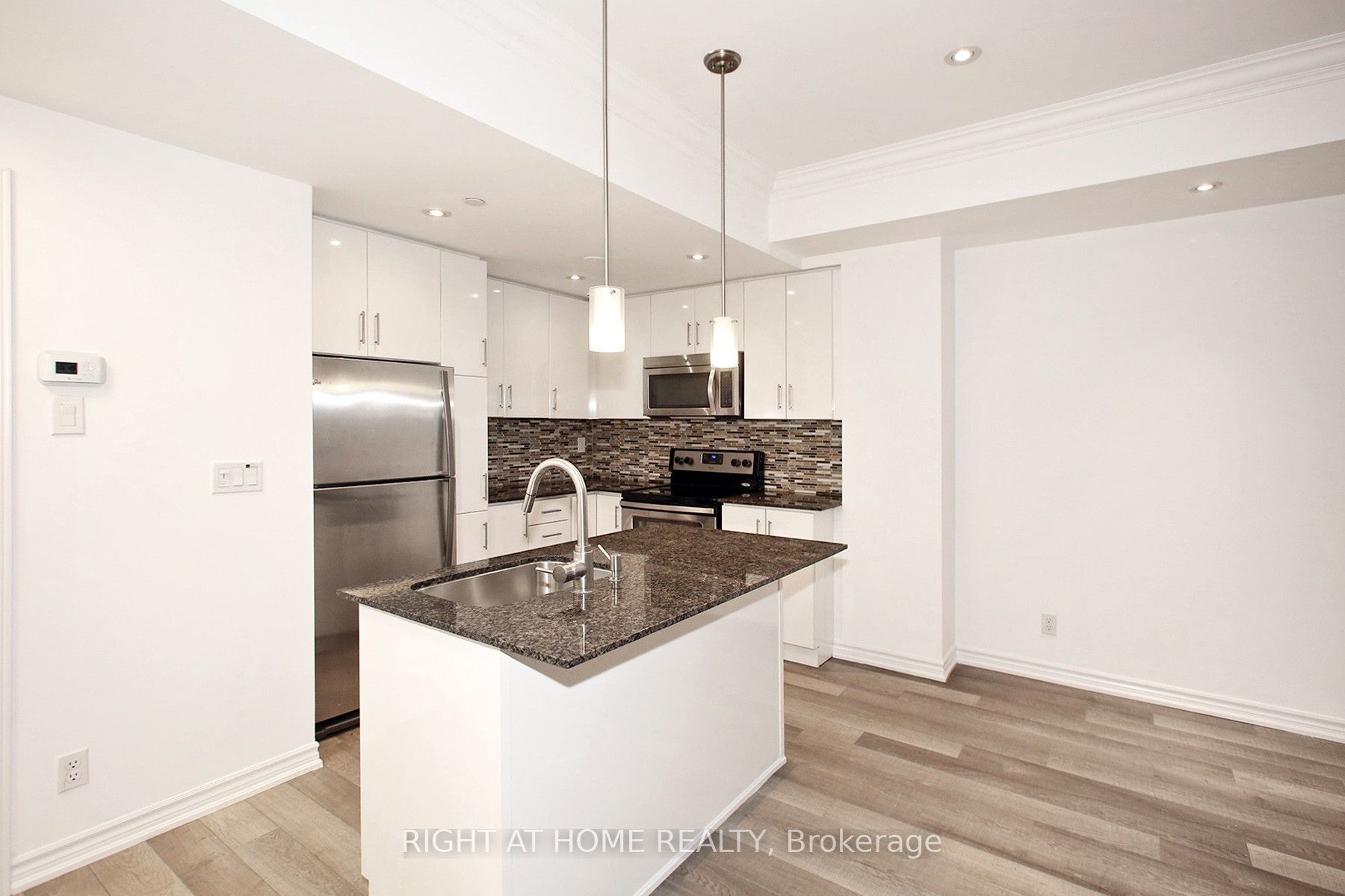 50 Carnation Avenue 147 Property Photo 7