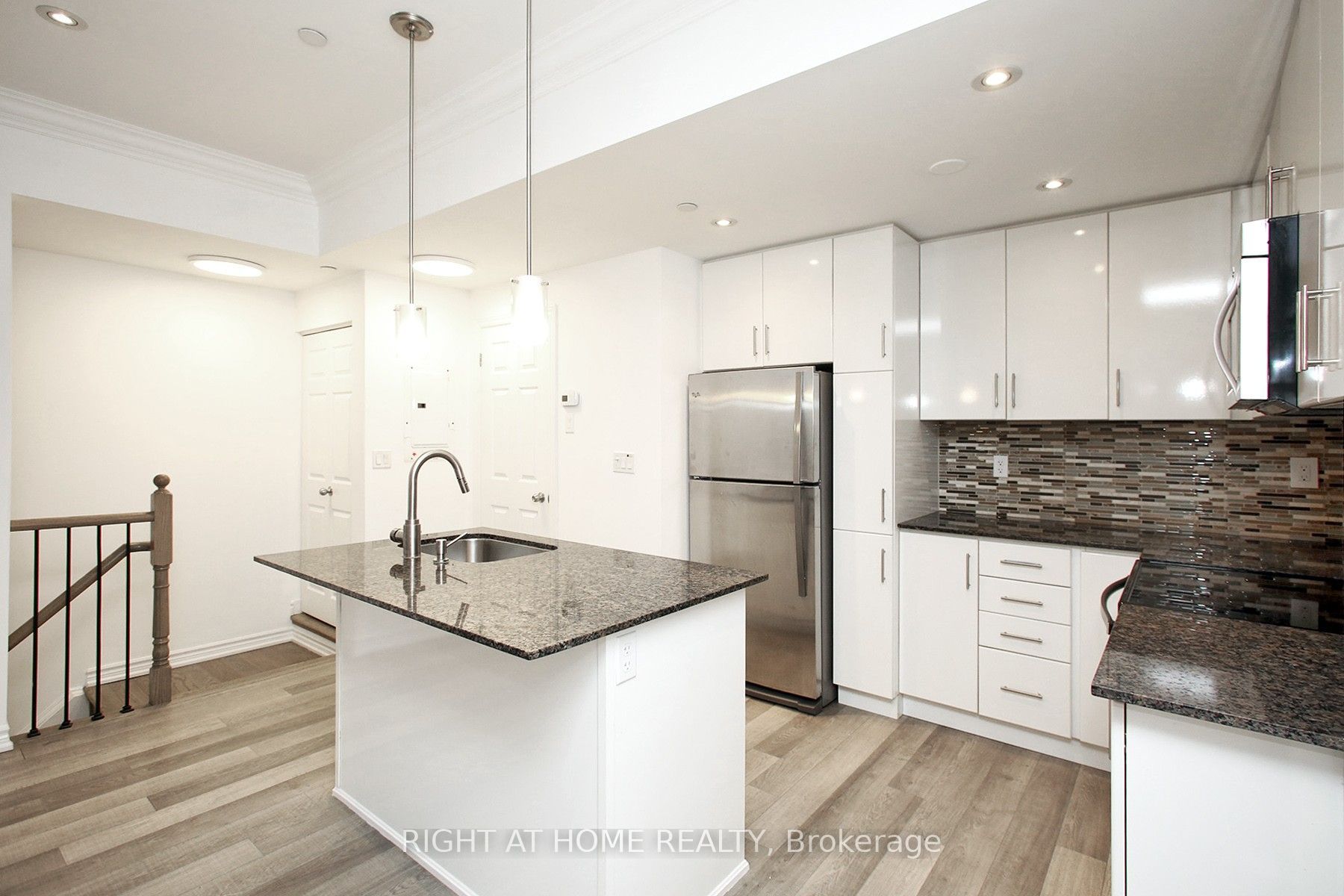 50 Carnation Avenue 147 Property Photo 8