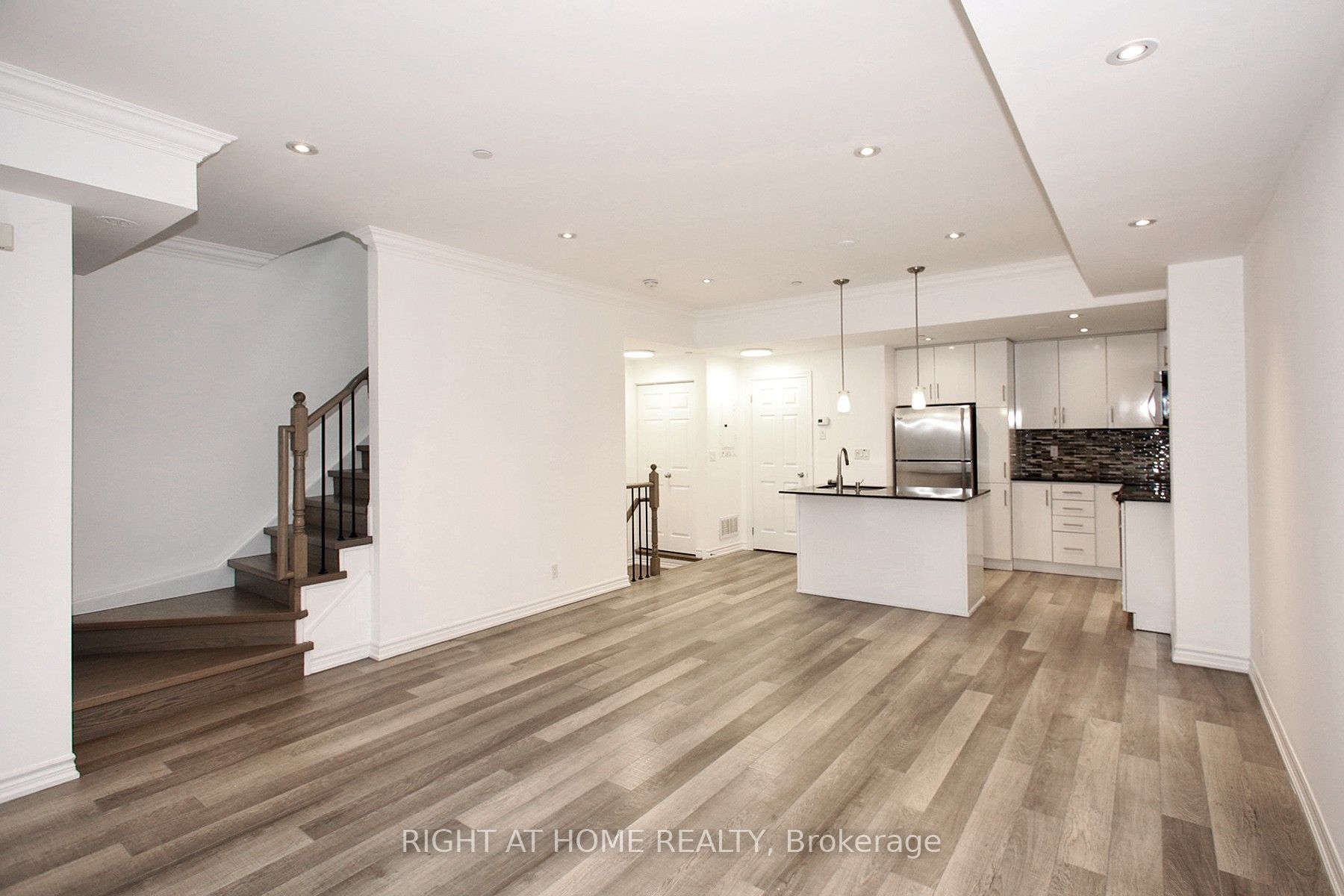 50 Carnation Avenue 147 Property Photo 9