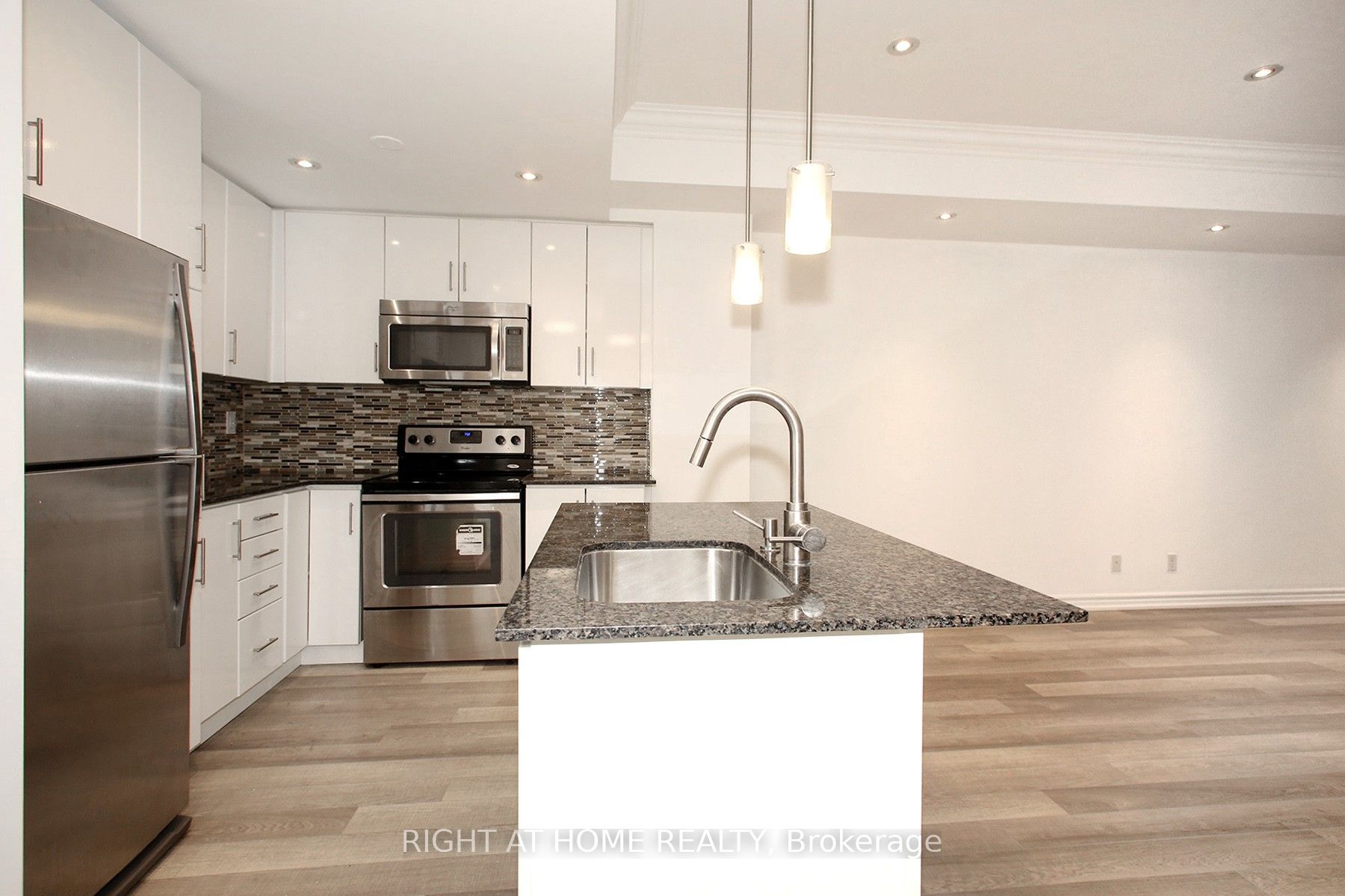 50 Carnation Avenue 147 Property Photo 11