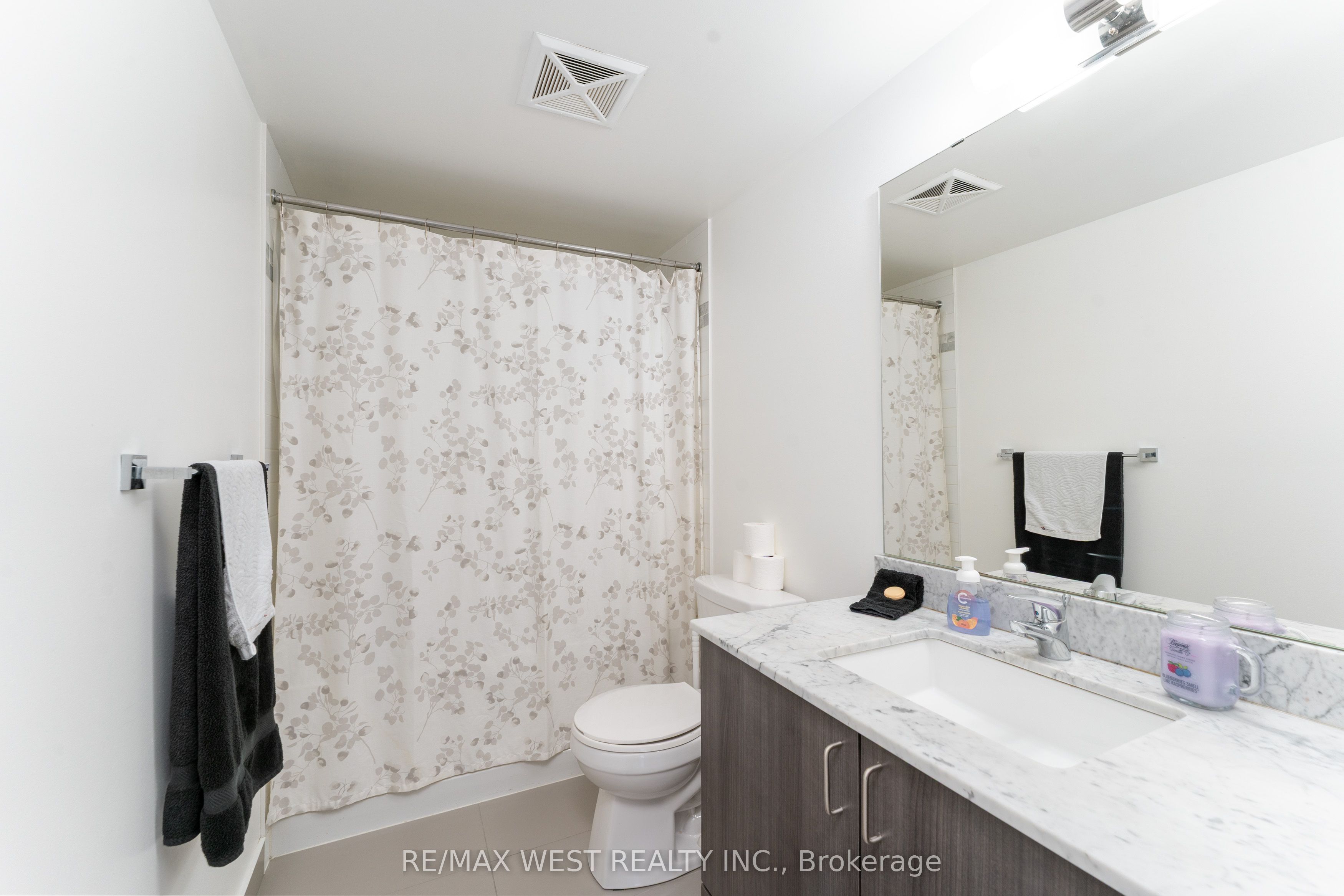1185 The Queensway 710 Property Photo 10