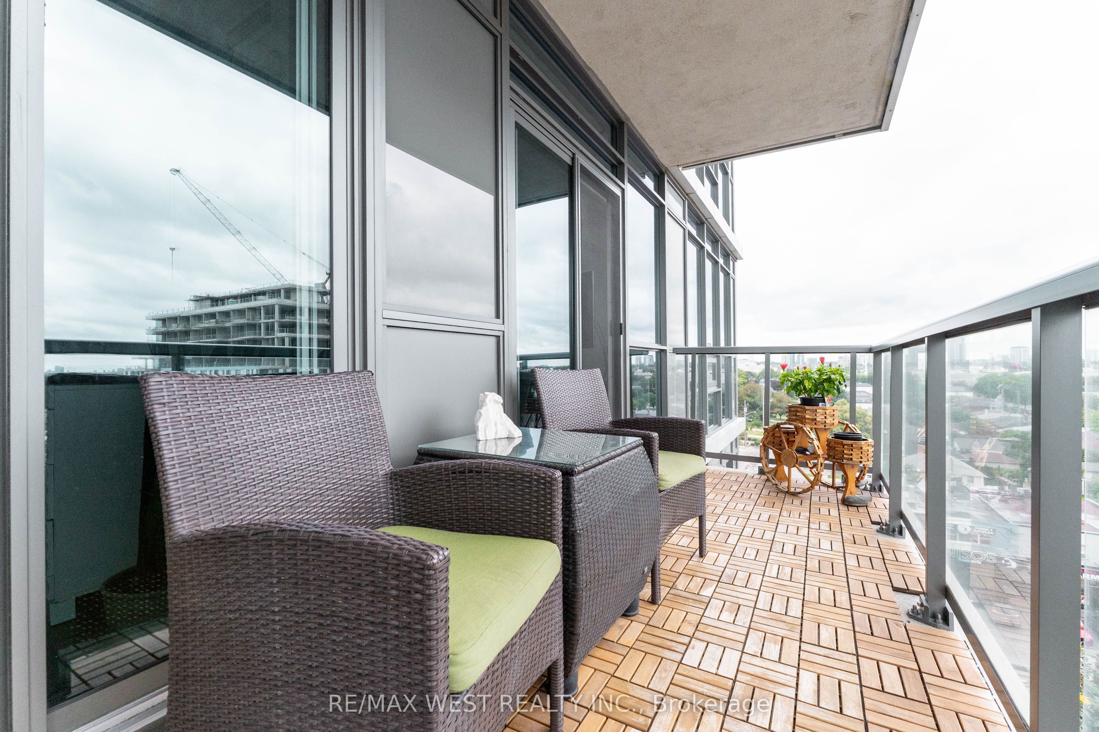 1185 The Queensway 710 Property Photo 13
