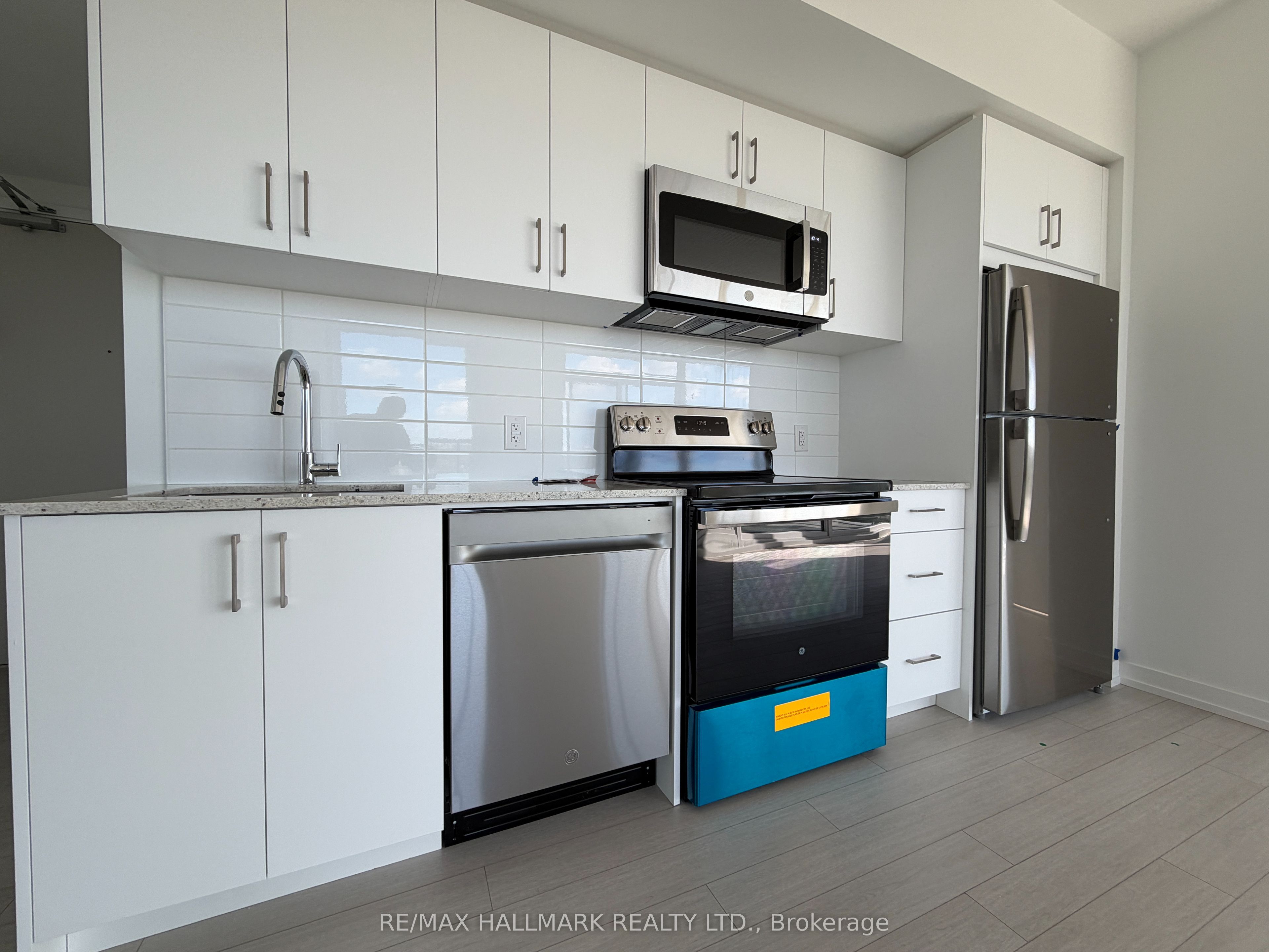 4010 Eglinton Avenue W 2310 Property Photo 2