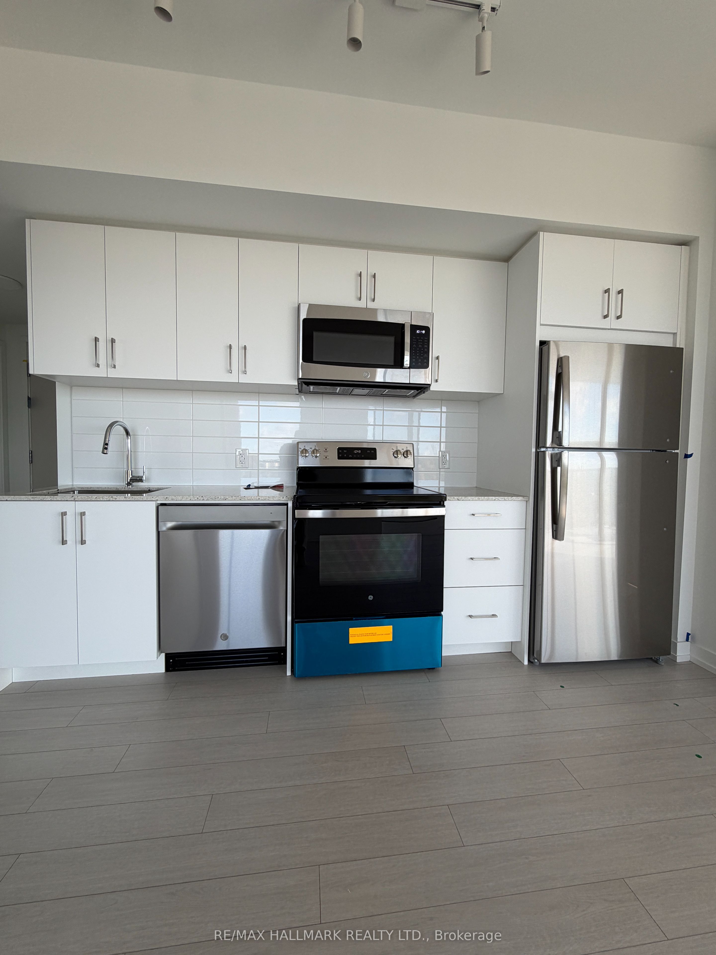 4010 Eglinton Avenue W 2310 Property Photo 3