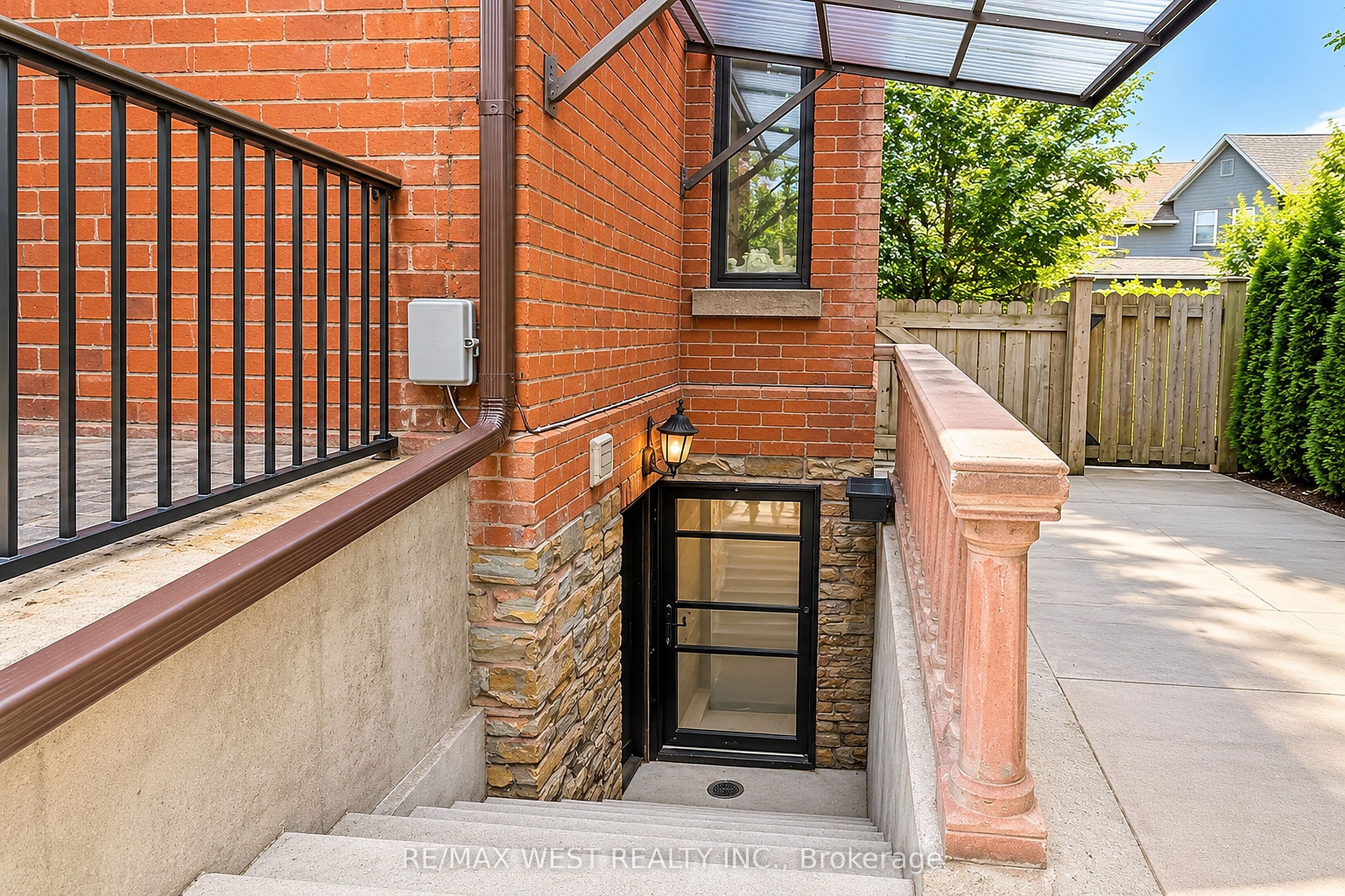 117 Rosemount Avenue Bsmt Property Photo 2