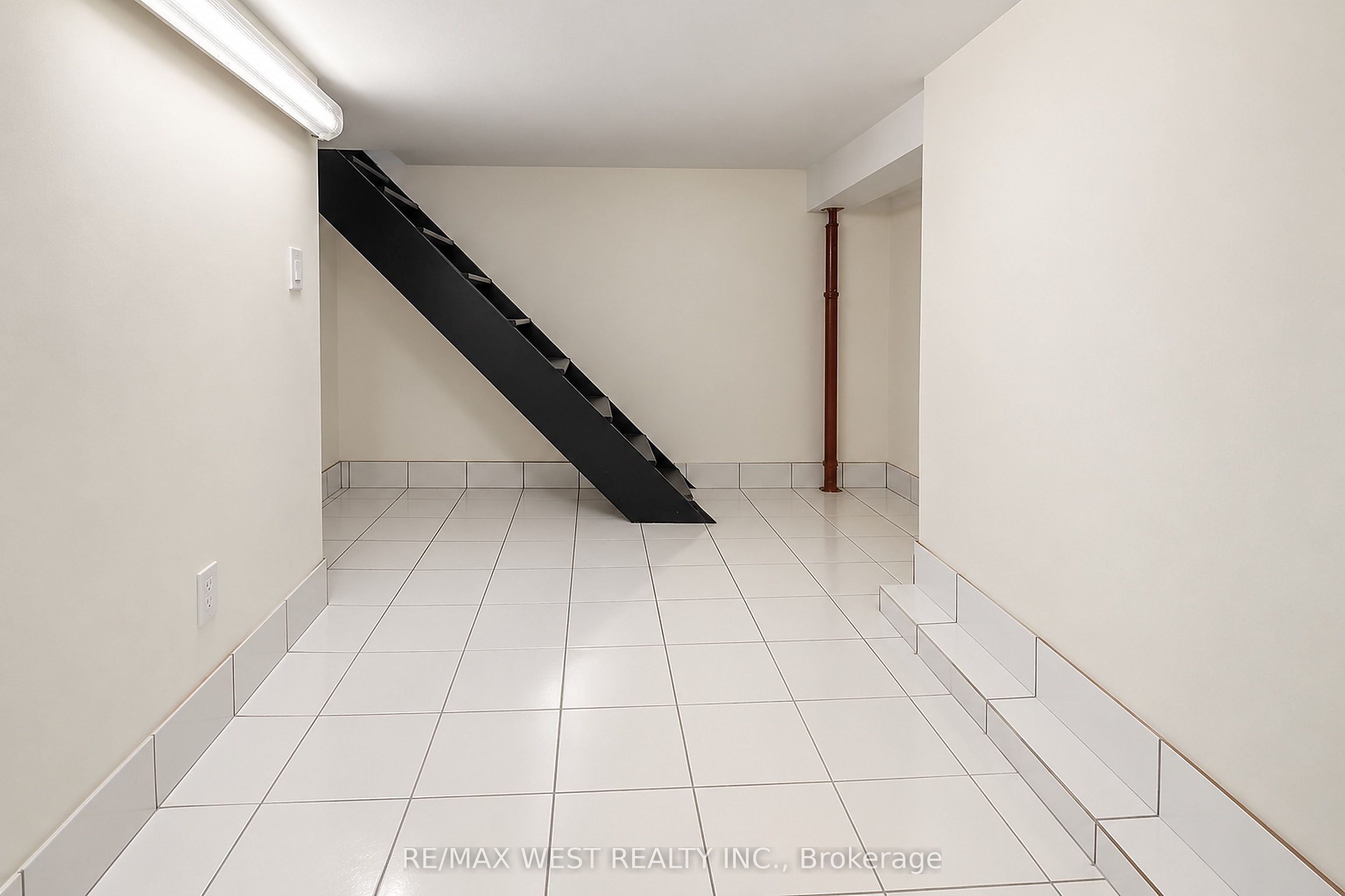 117 Rosemount Avenue Bsmt Property Photo 3