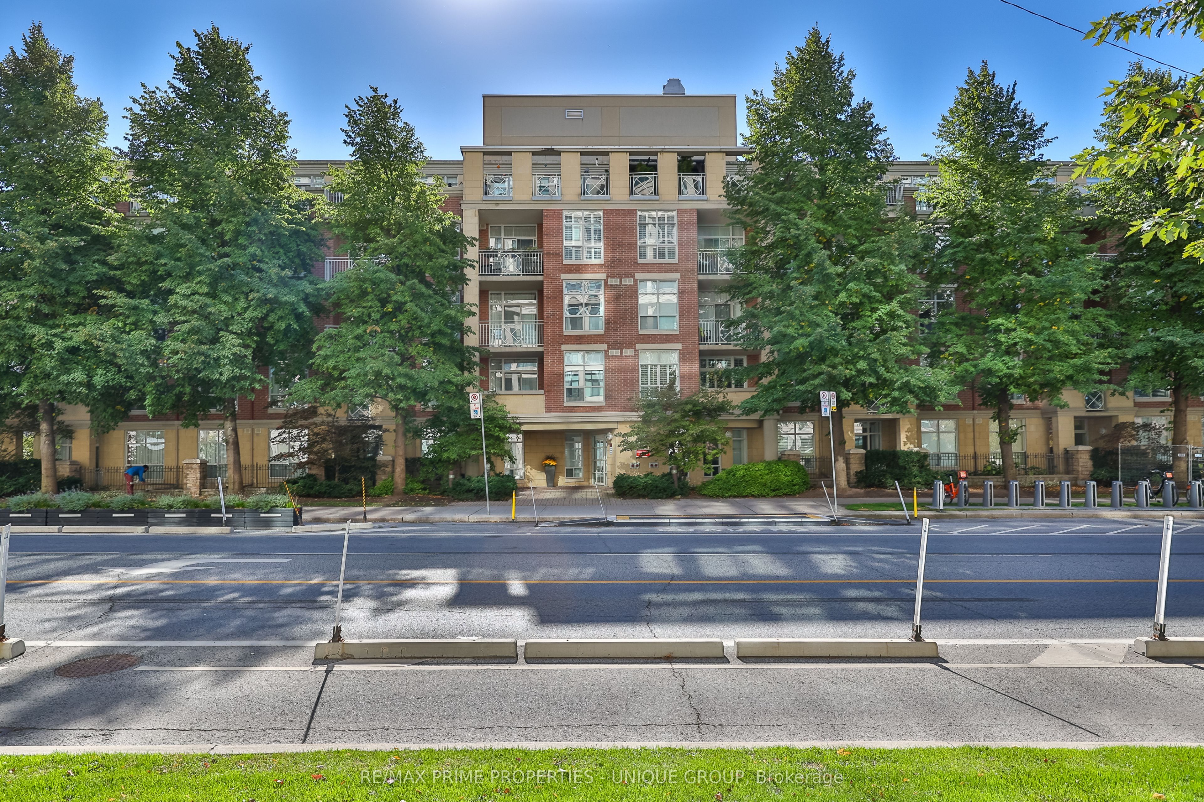 2511 Bloor Street W 202 Property Photo 1