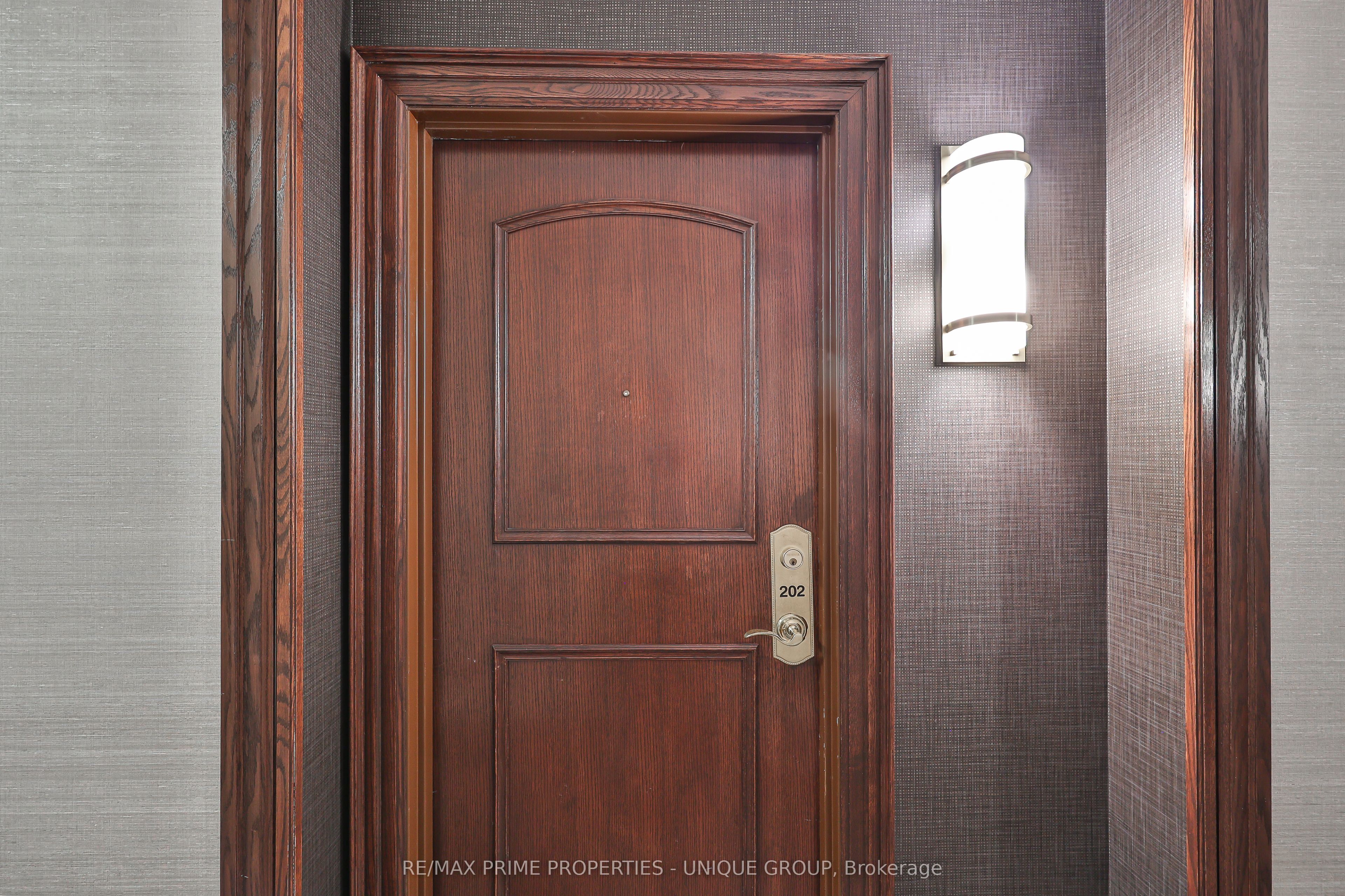 2511 Bloor Street W 202 Property Photo 5
