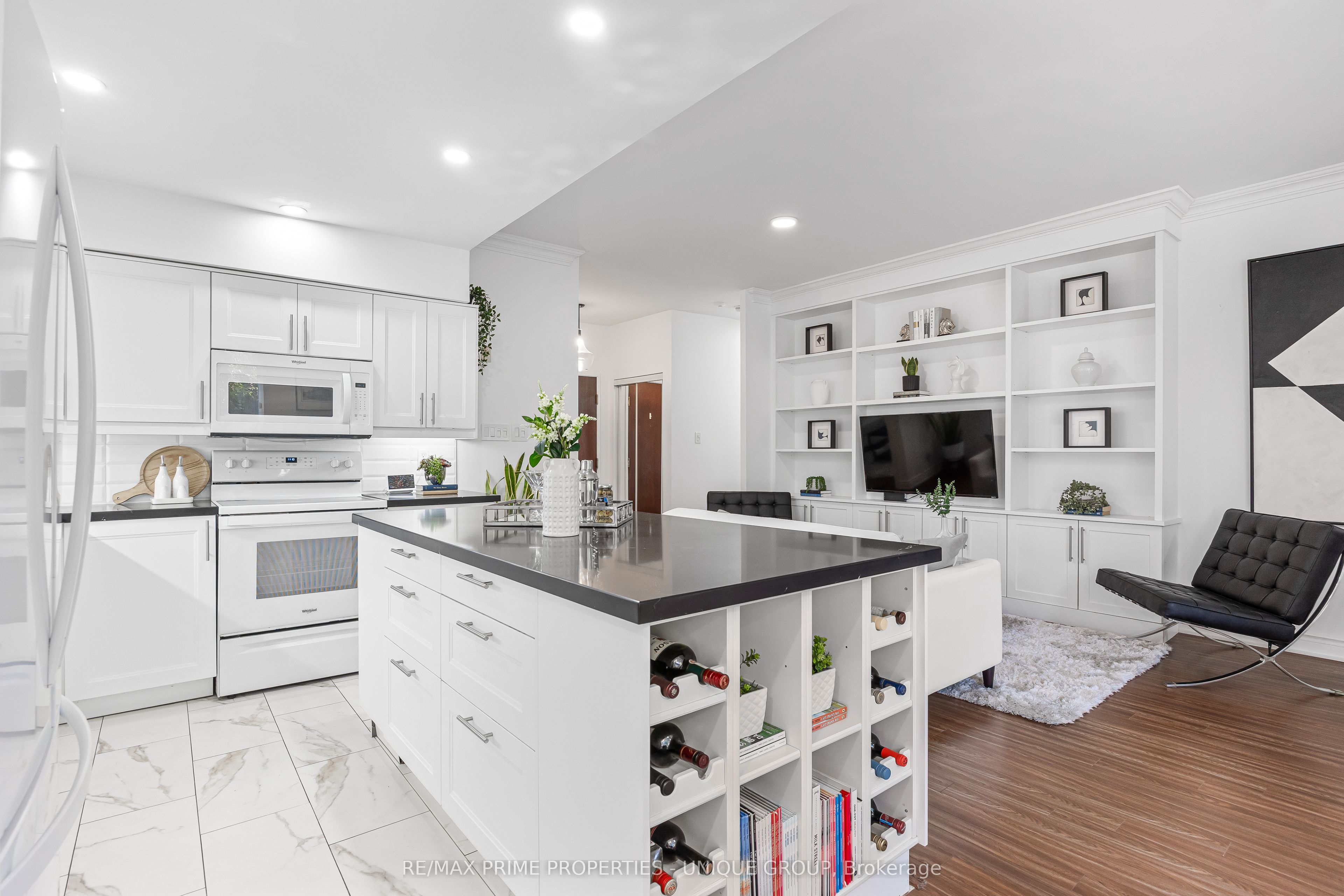 2511 Bloor Street W 202 Property Photo 23