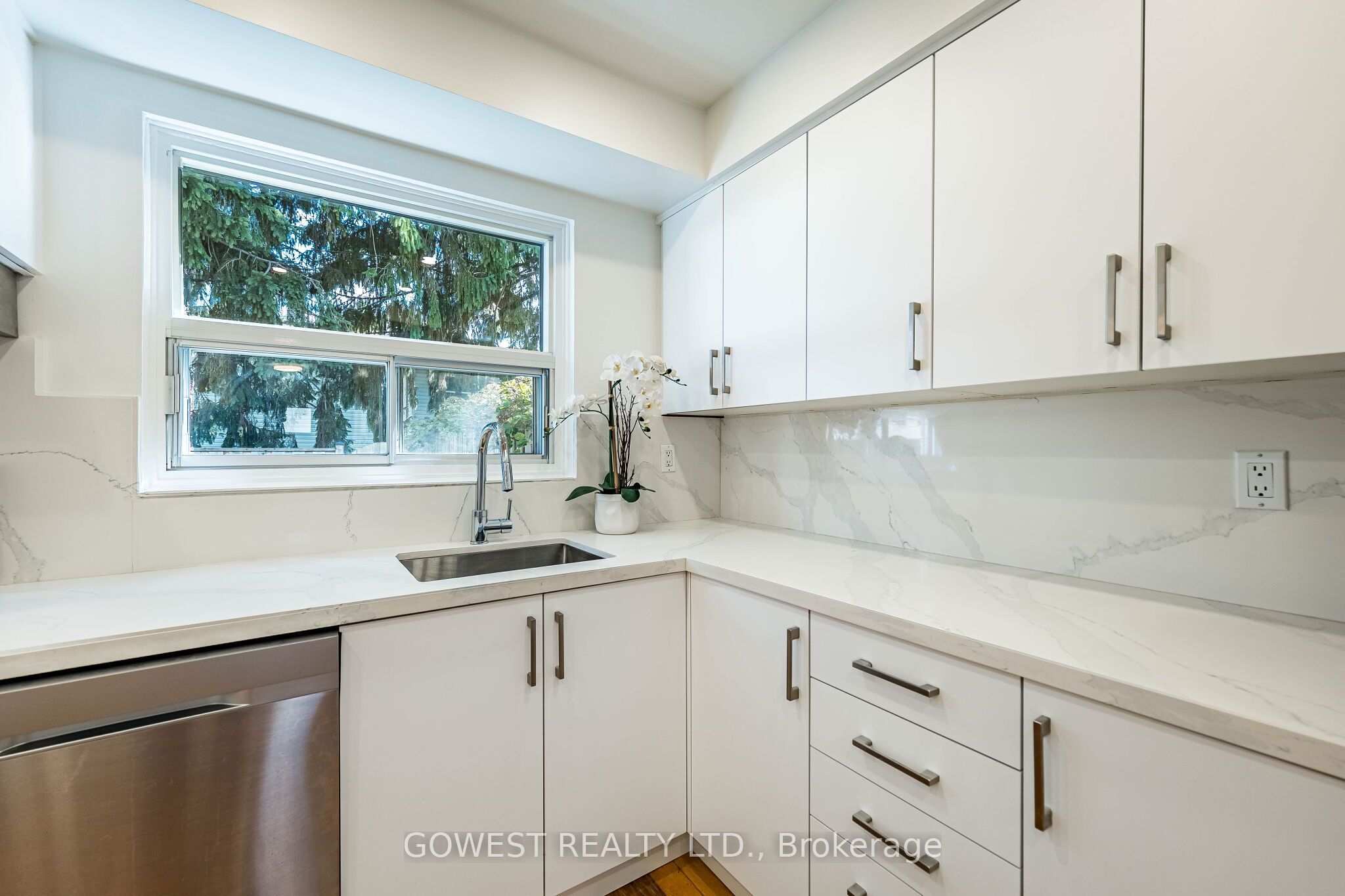 1055 Shawnmarr Road 75 Property Photo 14