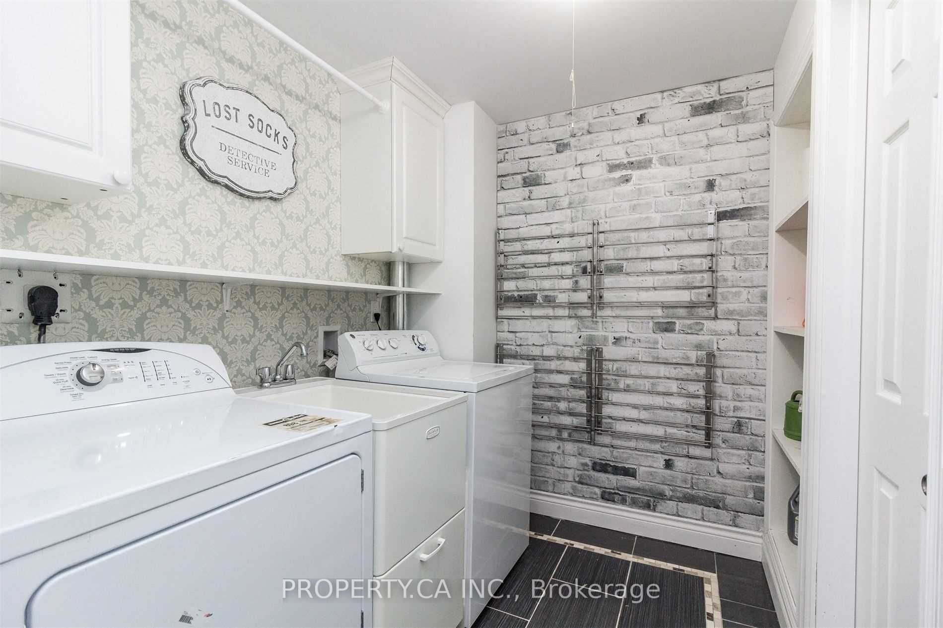 4153 Wheelwright Crescent Property Photo 15