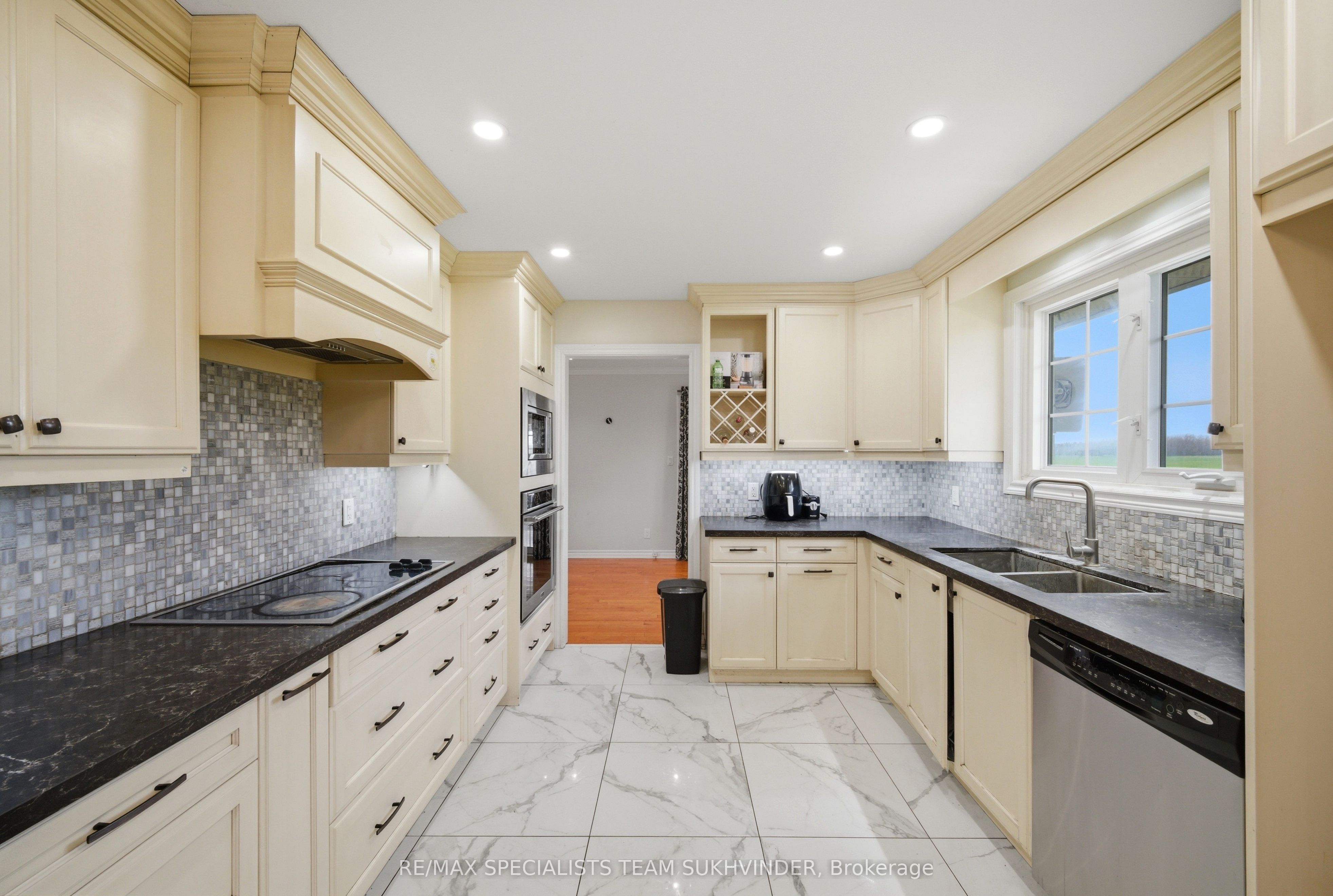 14597 Mclaughlin Road Property Photo 9