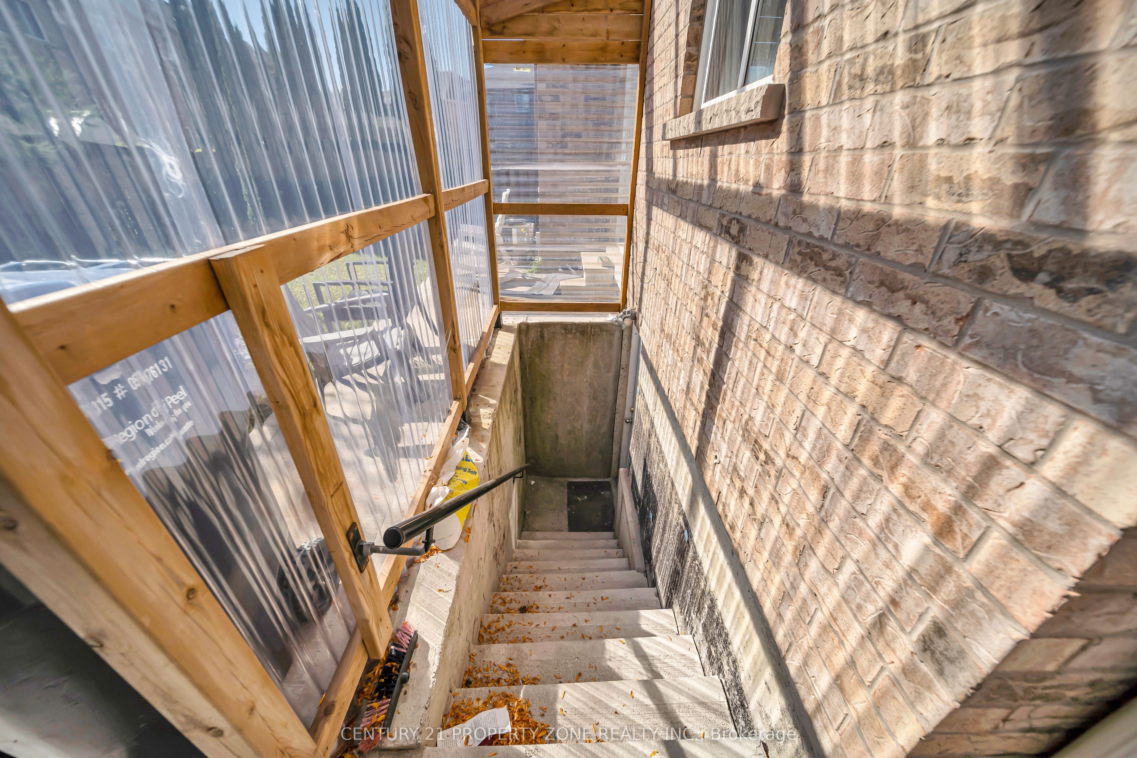 5 Senwood Street Property Photo 40