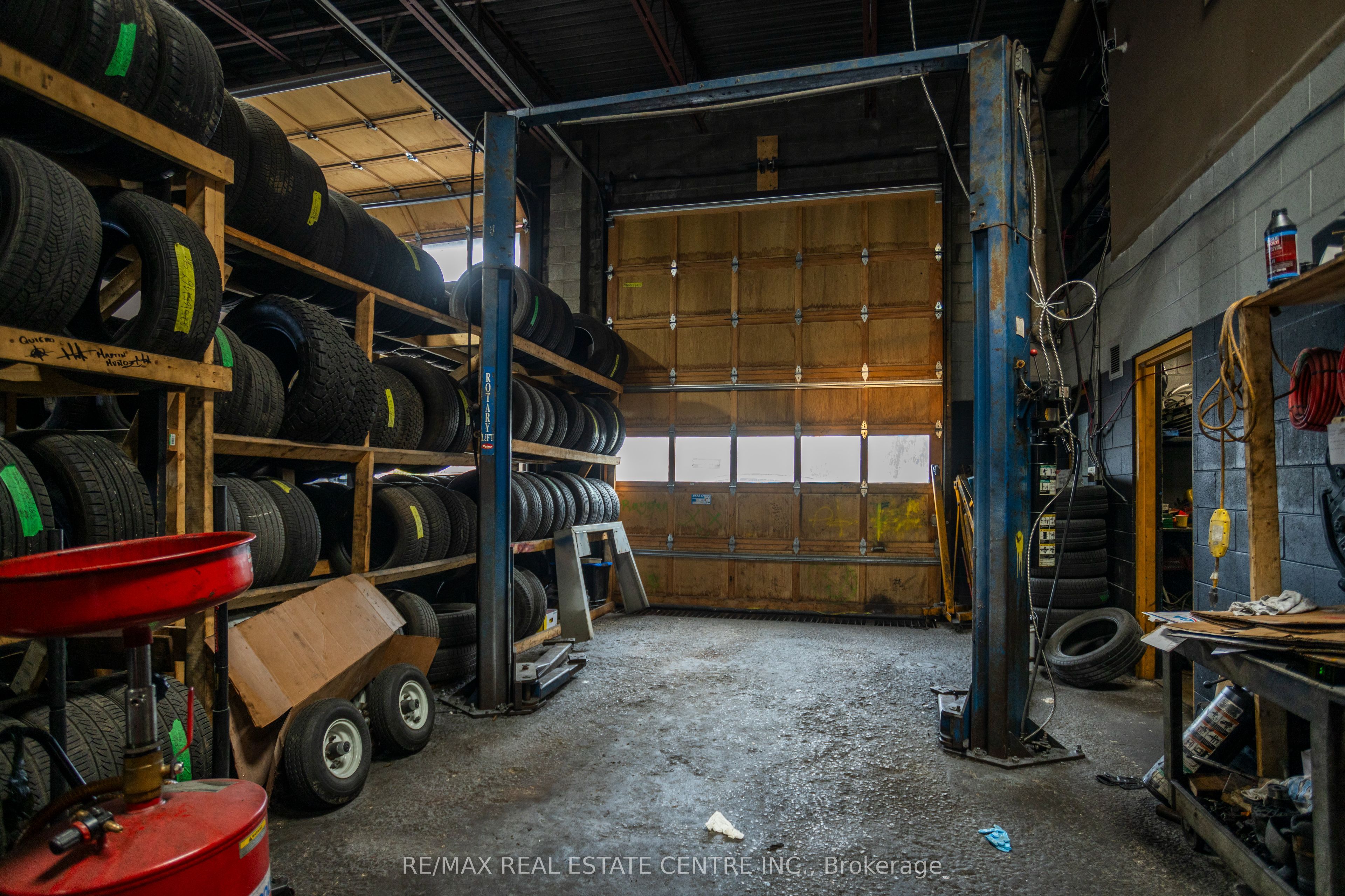 1000 Weston Road Property Photo 15