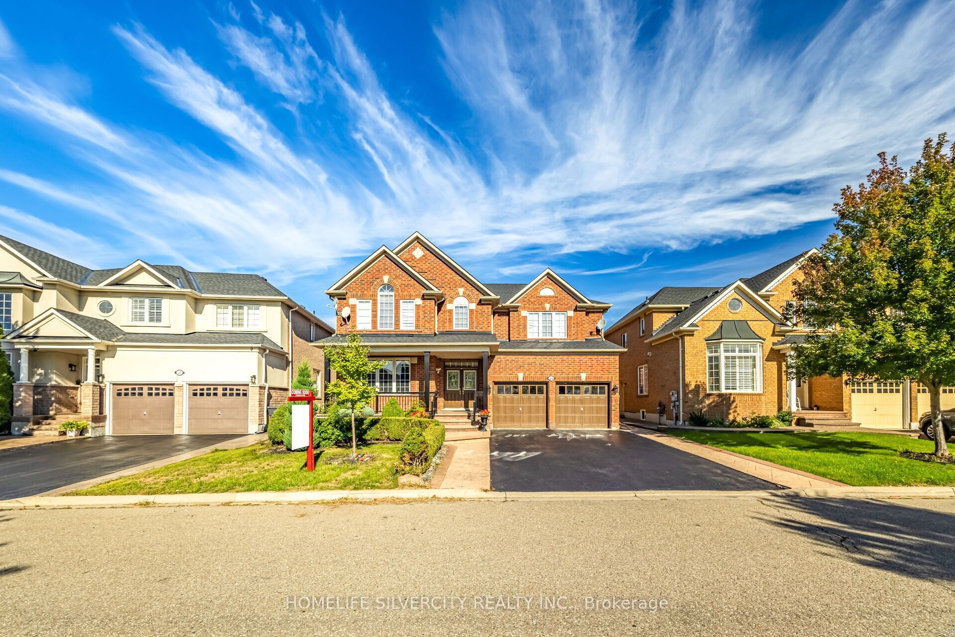 25 Van Hoof Crescent Property Photo 3