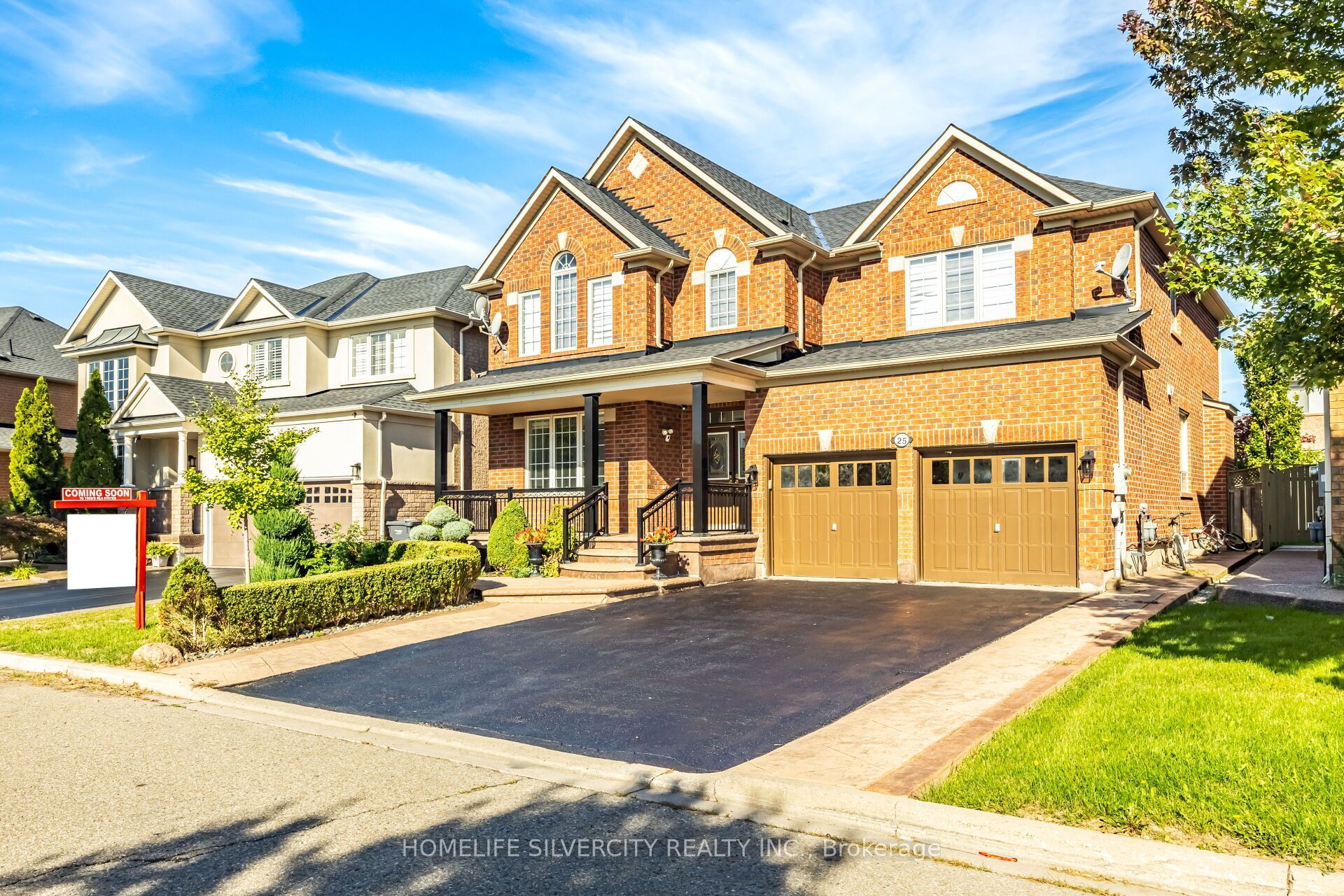 25 Van Hoof Crescent Property Photo 4
