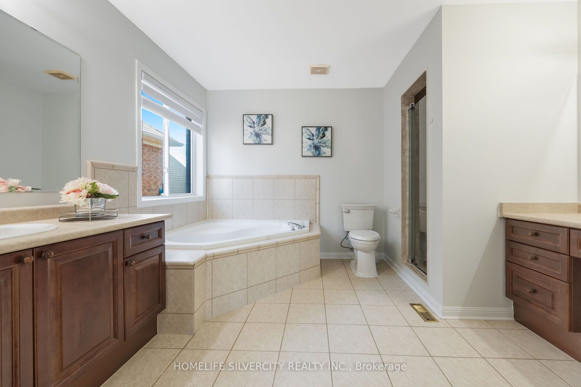 25 Van Hoof Crescent Property Photo 32