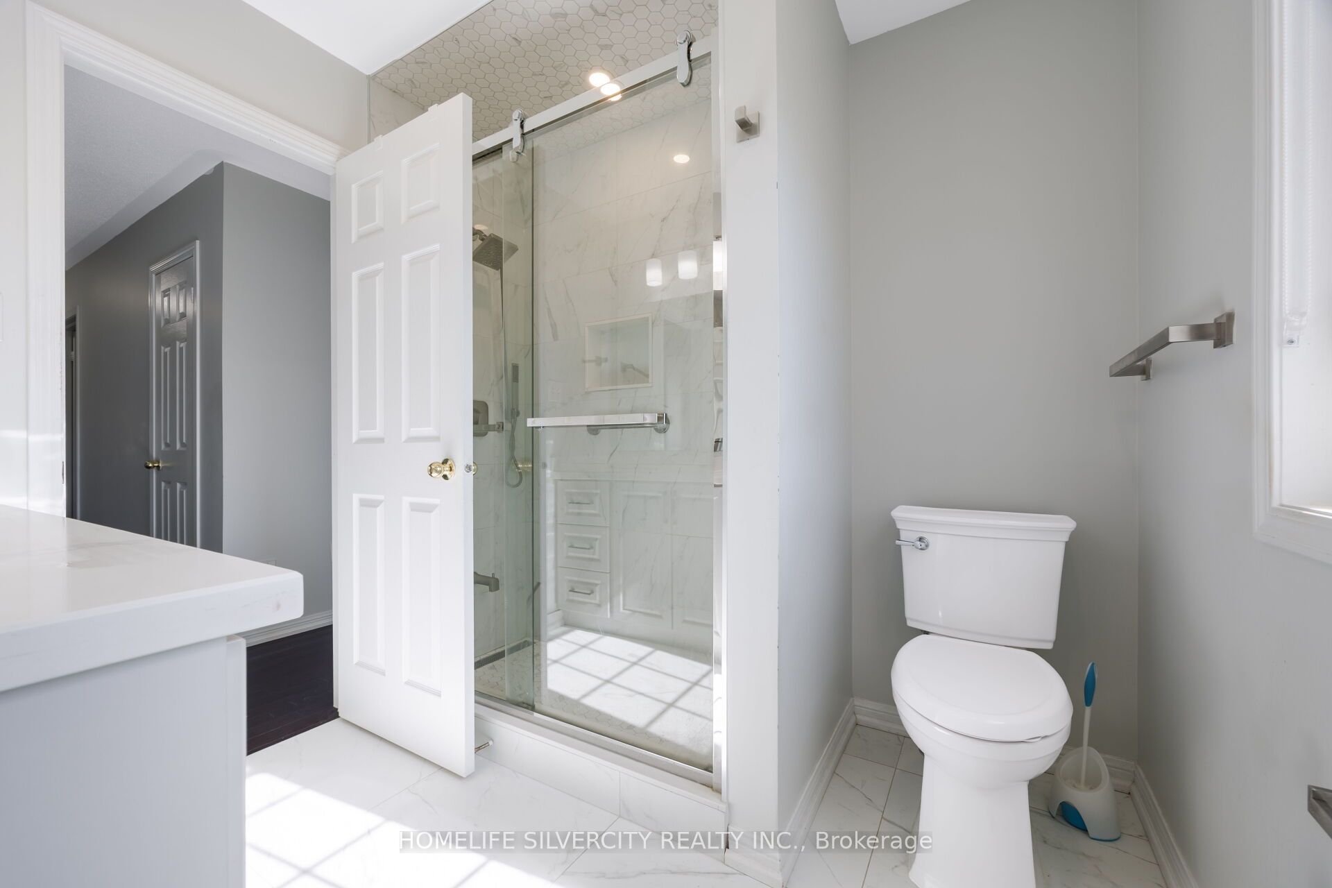 25 Van Hoof Crescent Property Photo 38