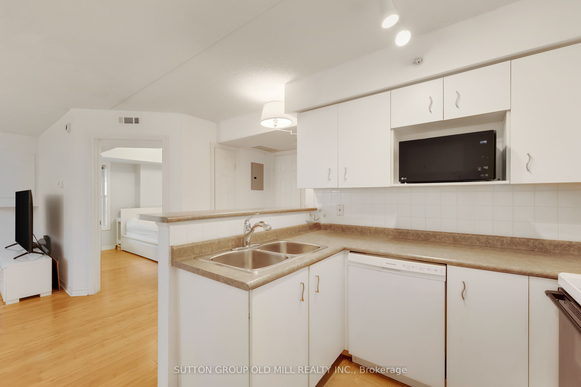 1470 Bishops Gate 208 Property Photo 16